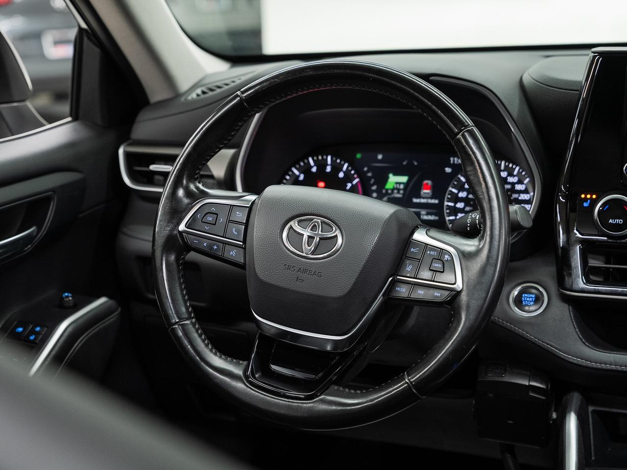 2021 Toyota Highlander XLE AWD | Moonroof | Leather | ACC | BSM | CarPlay Photo