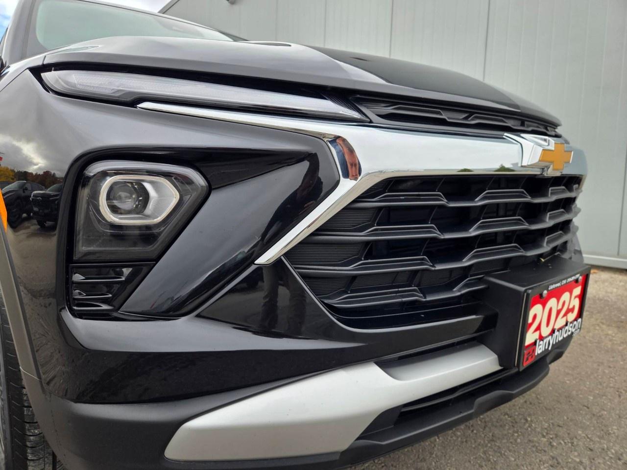 2025 Chevrolet TrailBlazer AWD 4dr LT Photo5