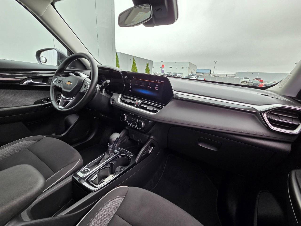 2025 Chevrolet TrailBlazer AWD 4dr LT Photo