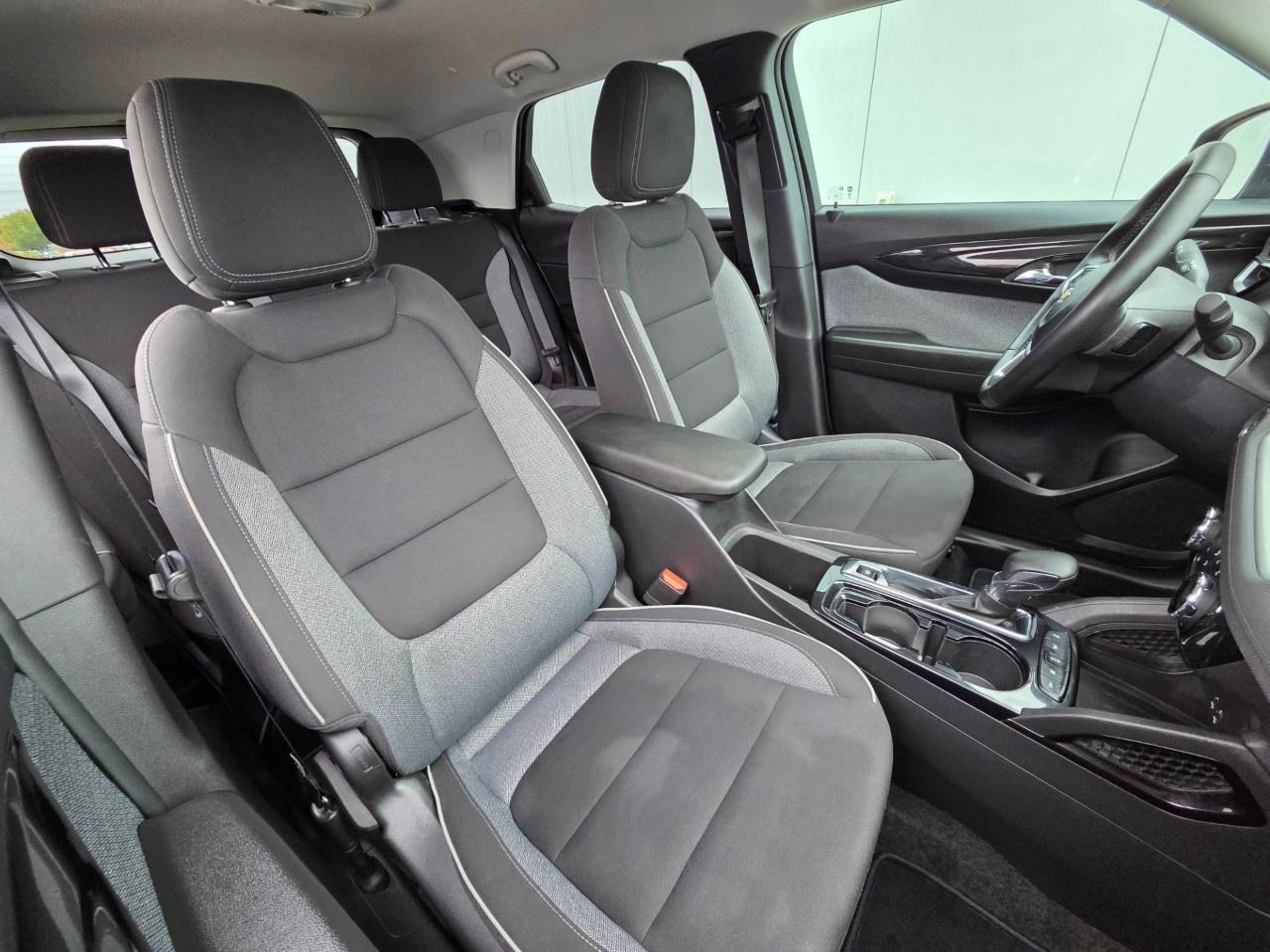 2025 Chevrolet TrailBlazer AWD 4dr LT Photo