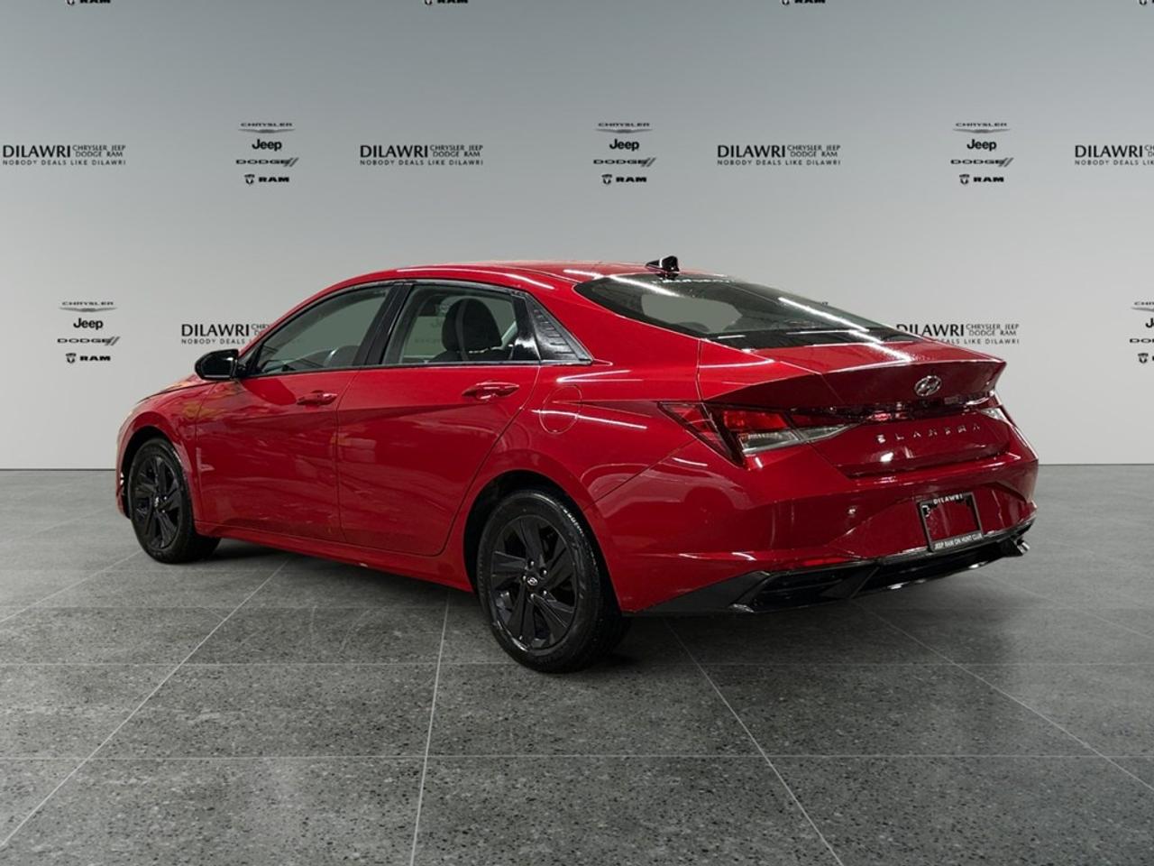 2022 Hyundai Elantra Preferred IVT Photo