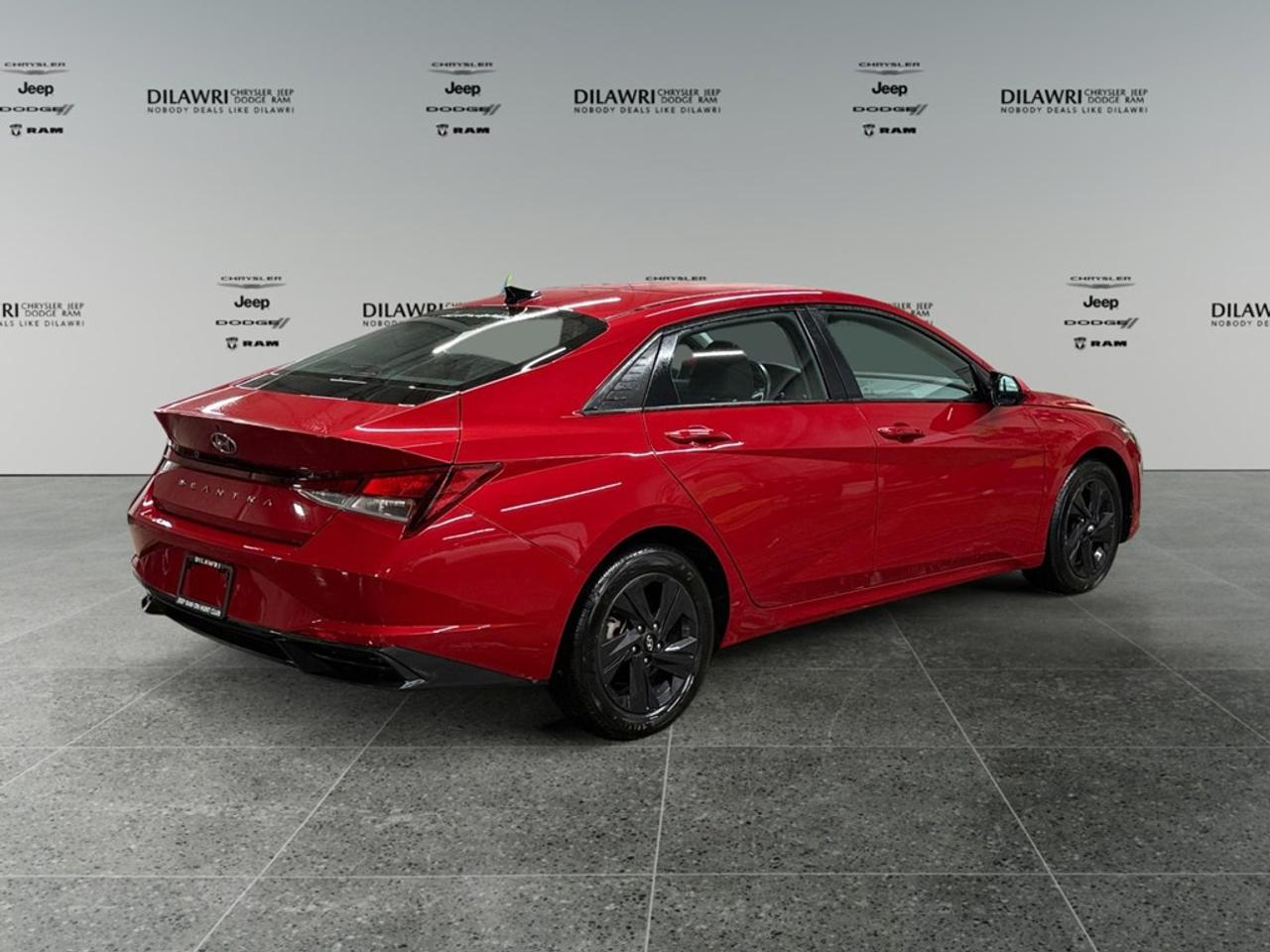 2022 Hyundai Elantra Preferred IVT Photo