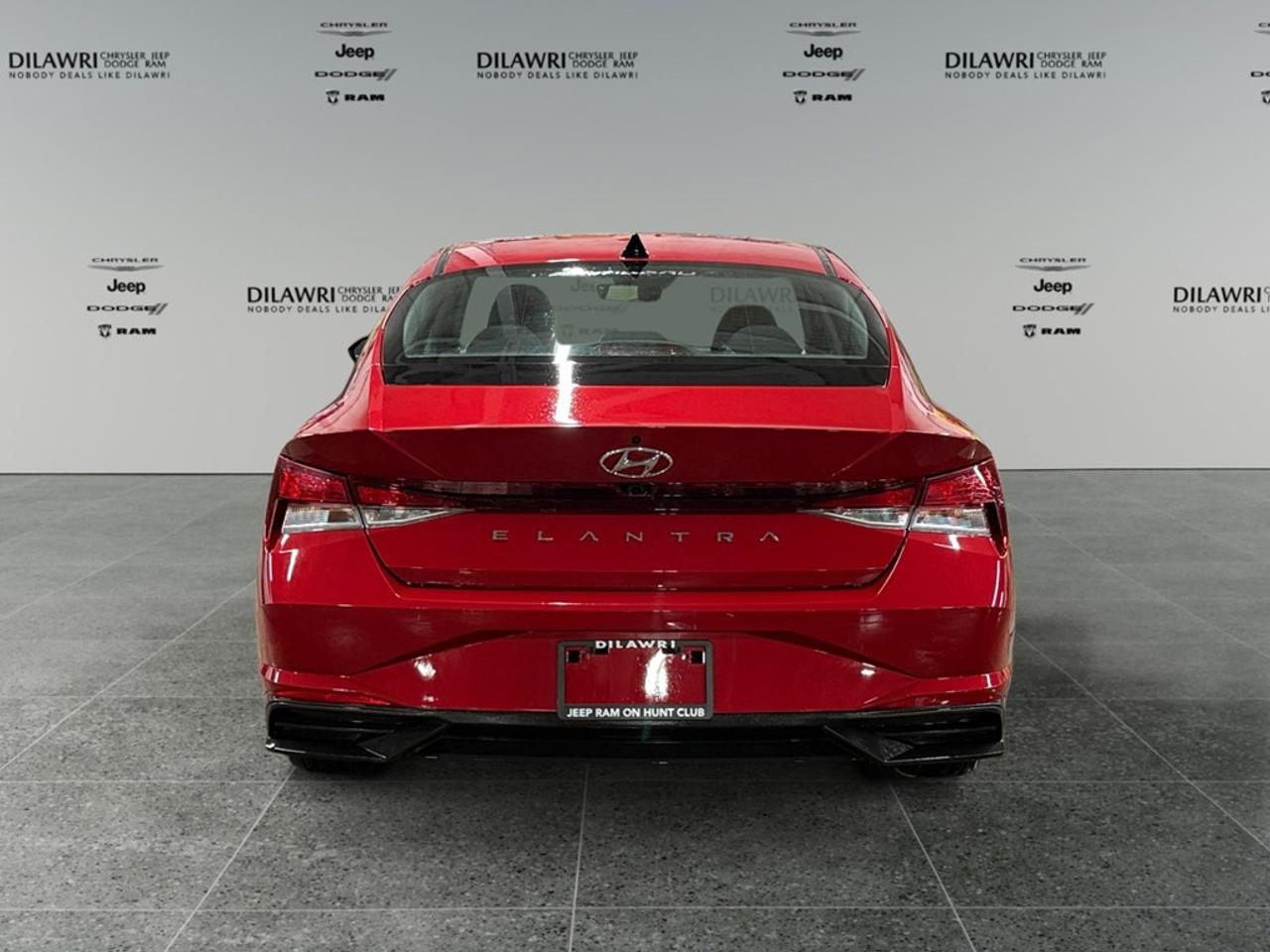 2022 Hyundai Elantra Preferred IVT Photo