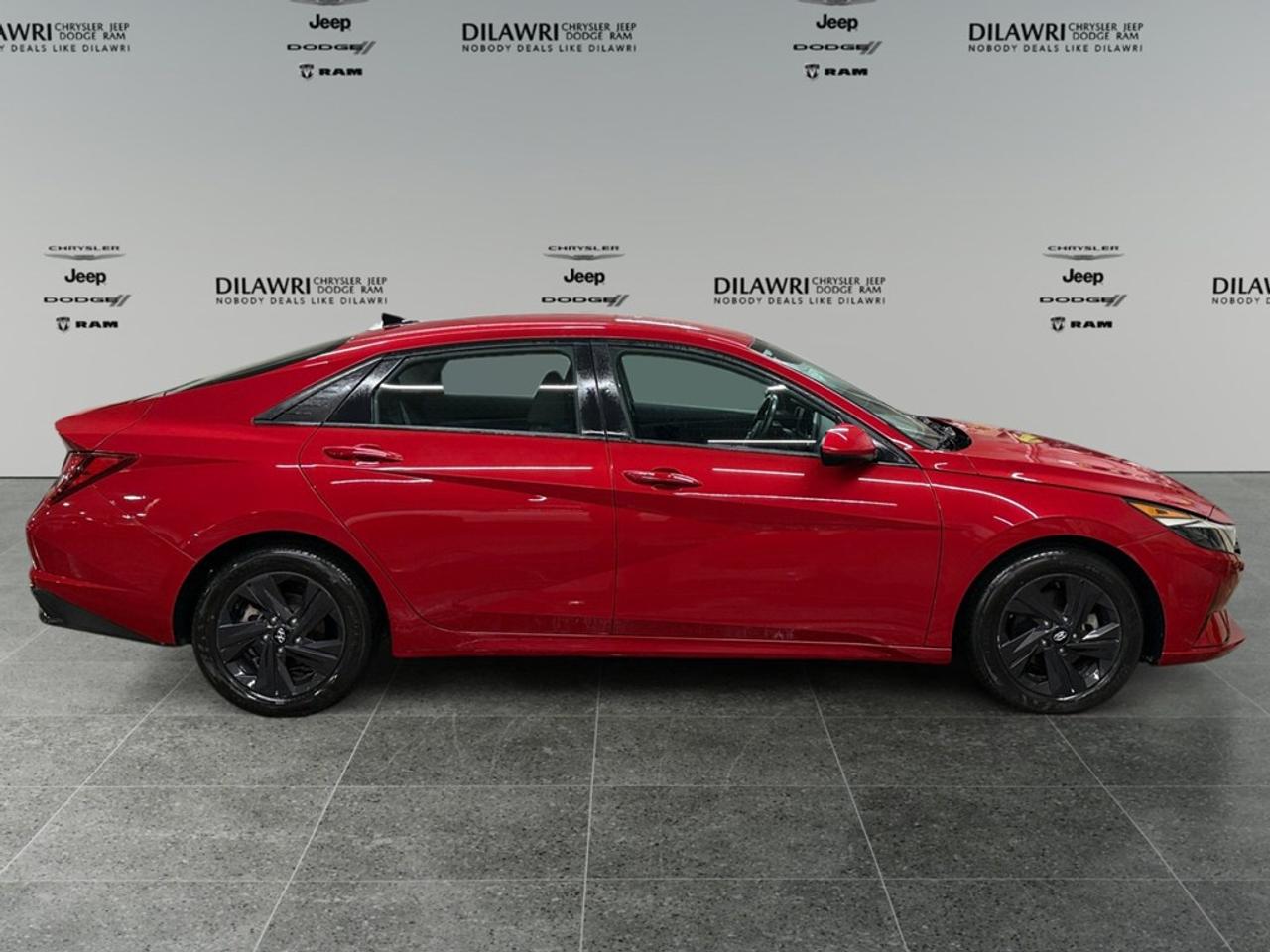 2022 Hyundai Elantra Preferred IVT Photo