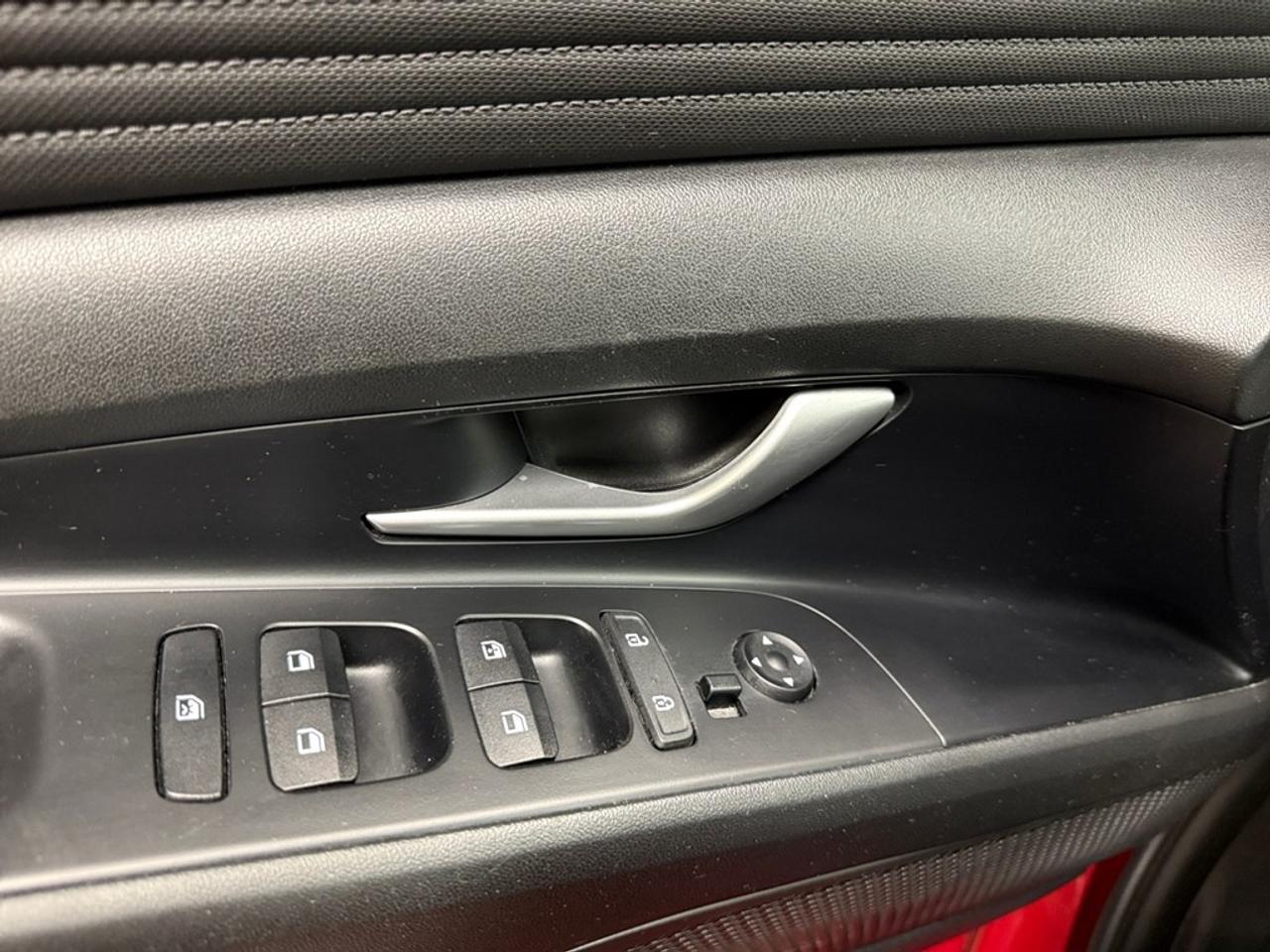 2022 Hyundai Elantra Preferred IVT Photo