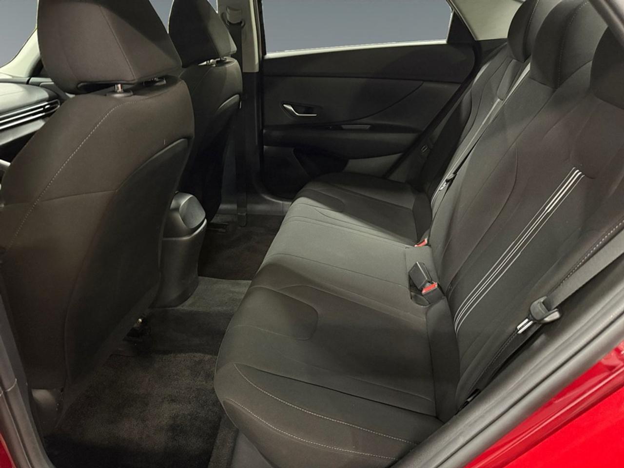 2022 Hyundai Elantra Preferred IVT Photo