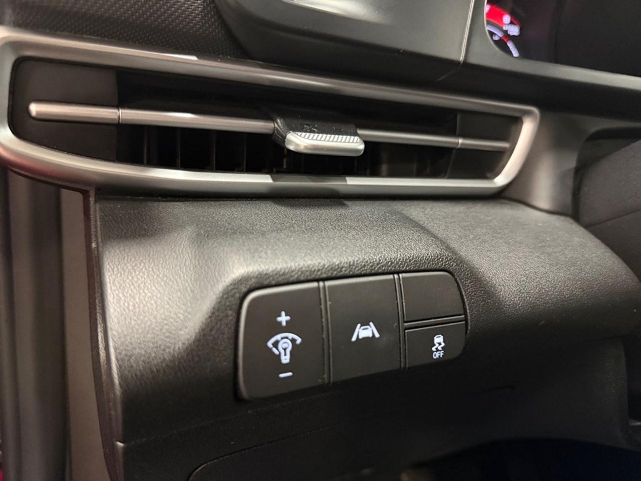 2022 Hyundai Elantra Preferred IVT Photo