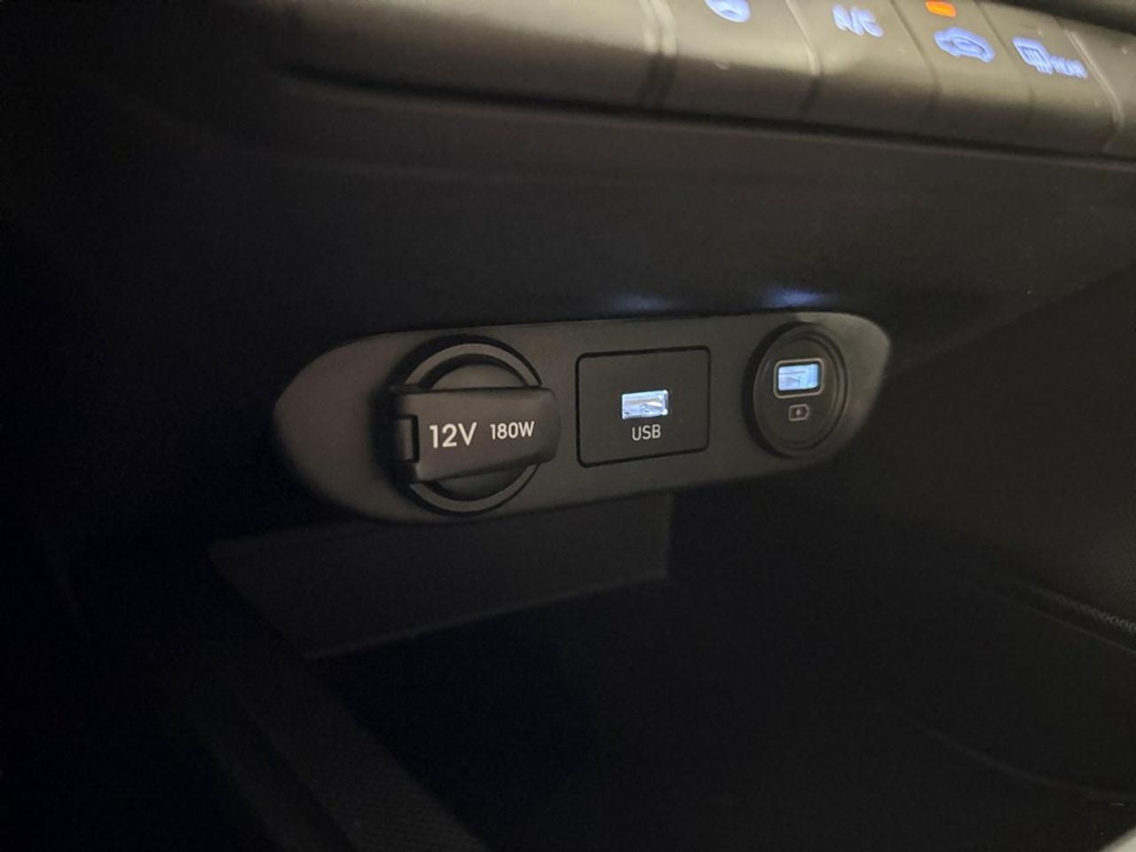 2022 Hyundai Elantra Preferred IVT Photo