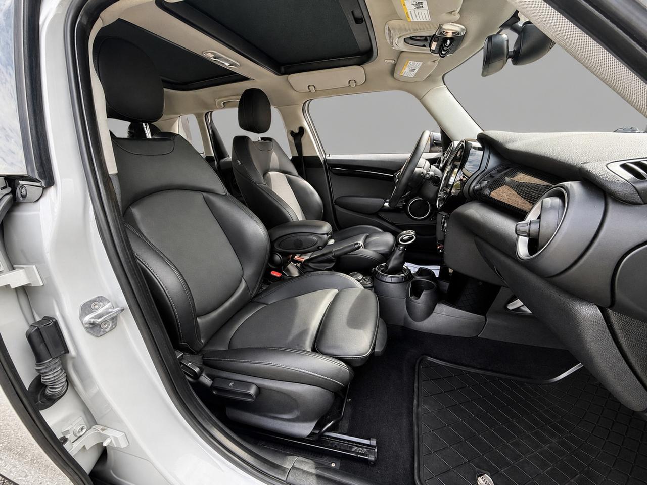 2015 MINI Cooper 5 Door 5dr HB S Photo
