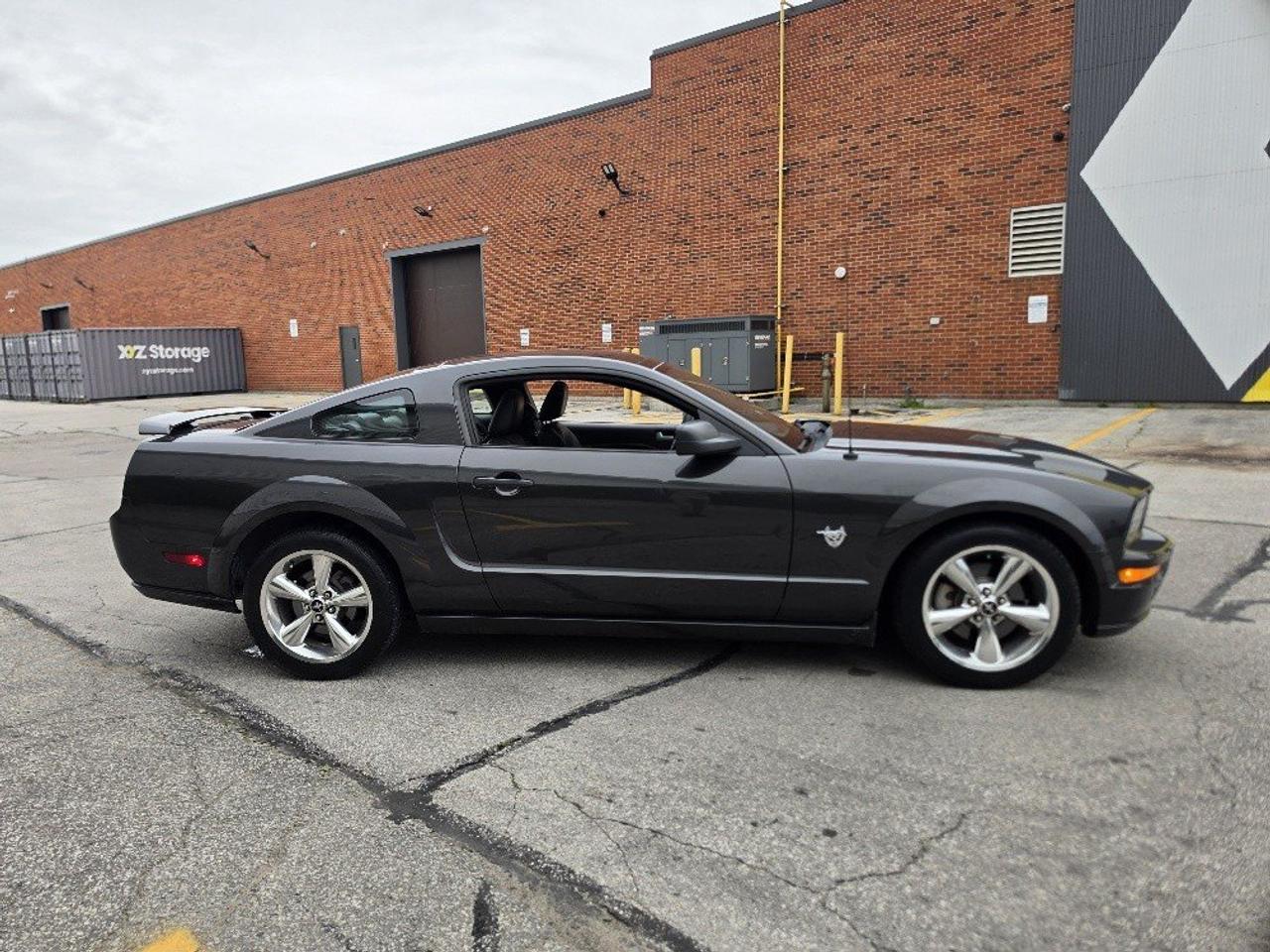2009 Ford Mustang GT COUPE **5 SPEED MANUAL-GLASS ROOF-LEATHER-CERTIFIED** Photo