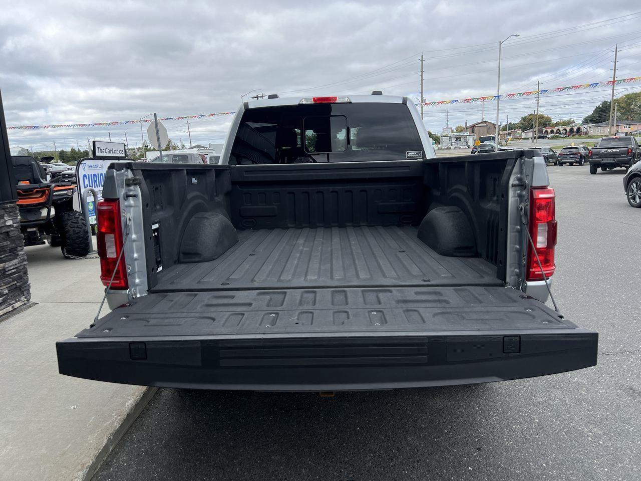 2023 Ford F-150 XLT 4x4, HEATED SEATS, SIRIUS XM, REVERSE CAM, NAV, POWER TAILGATE!! Photo