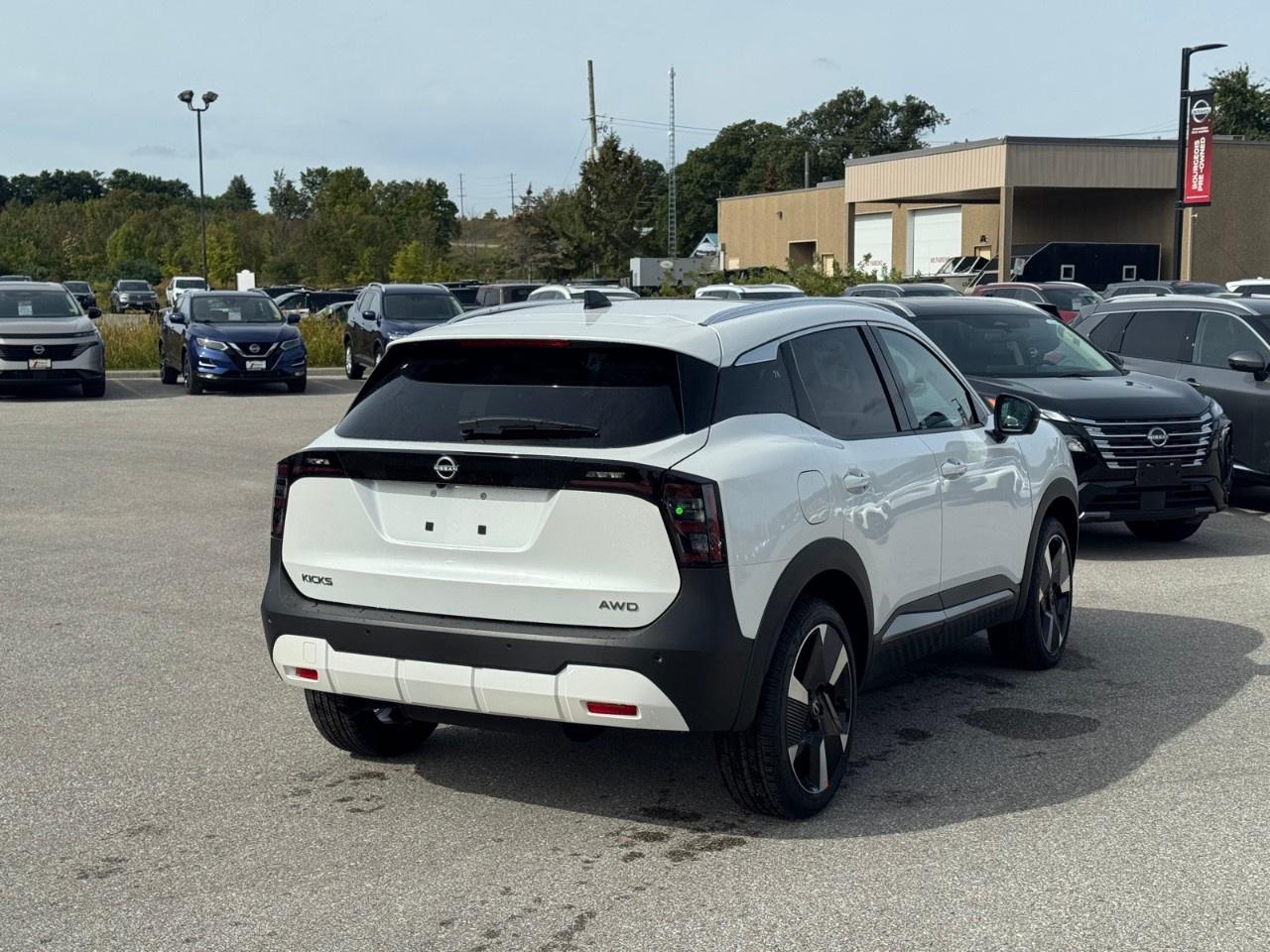 2027 Nissan Kicks SR Premium AWD Photo