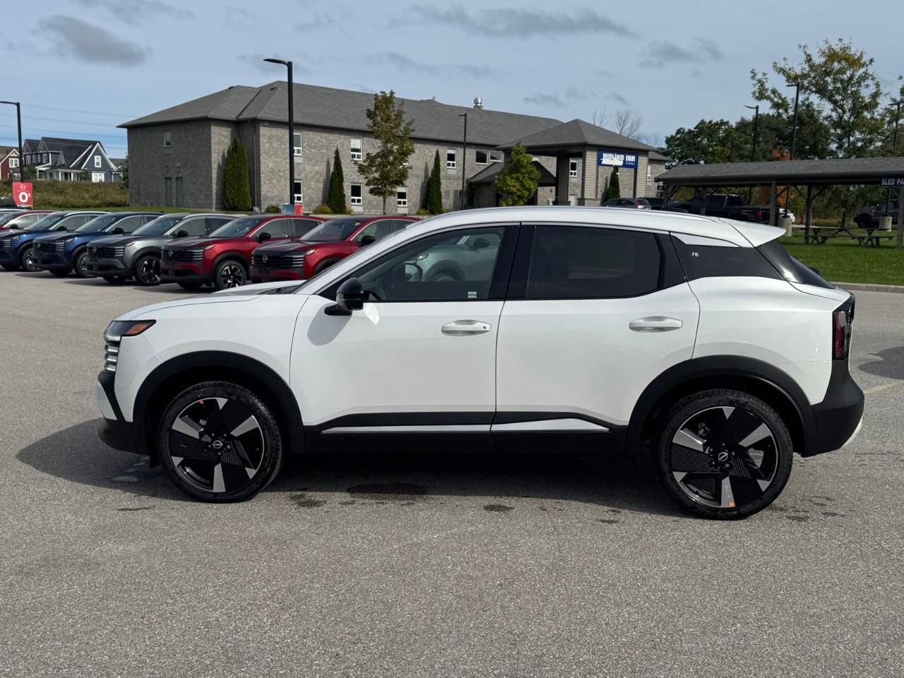 2027 Nissan Kicks SR Premium AWD Photo
