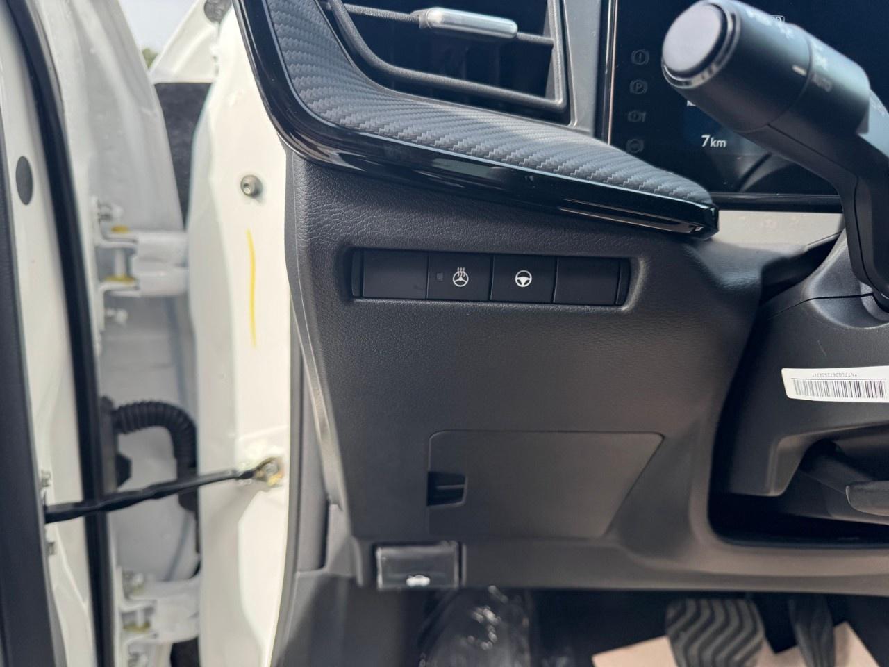 2027 Nissan Kicks SR Premium AWD Photo