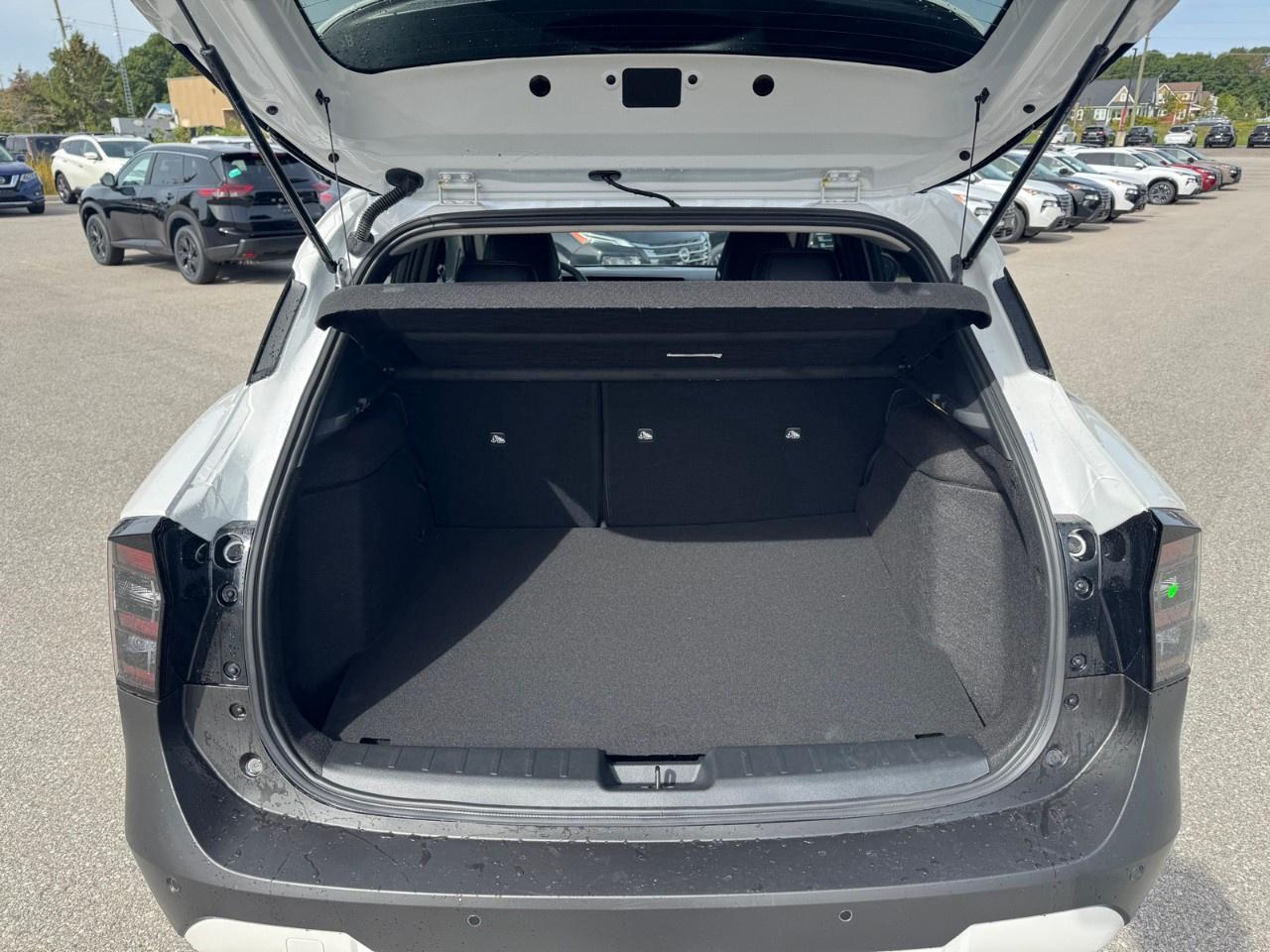 2027 Nissan Kicks SR Premium AWD Photo