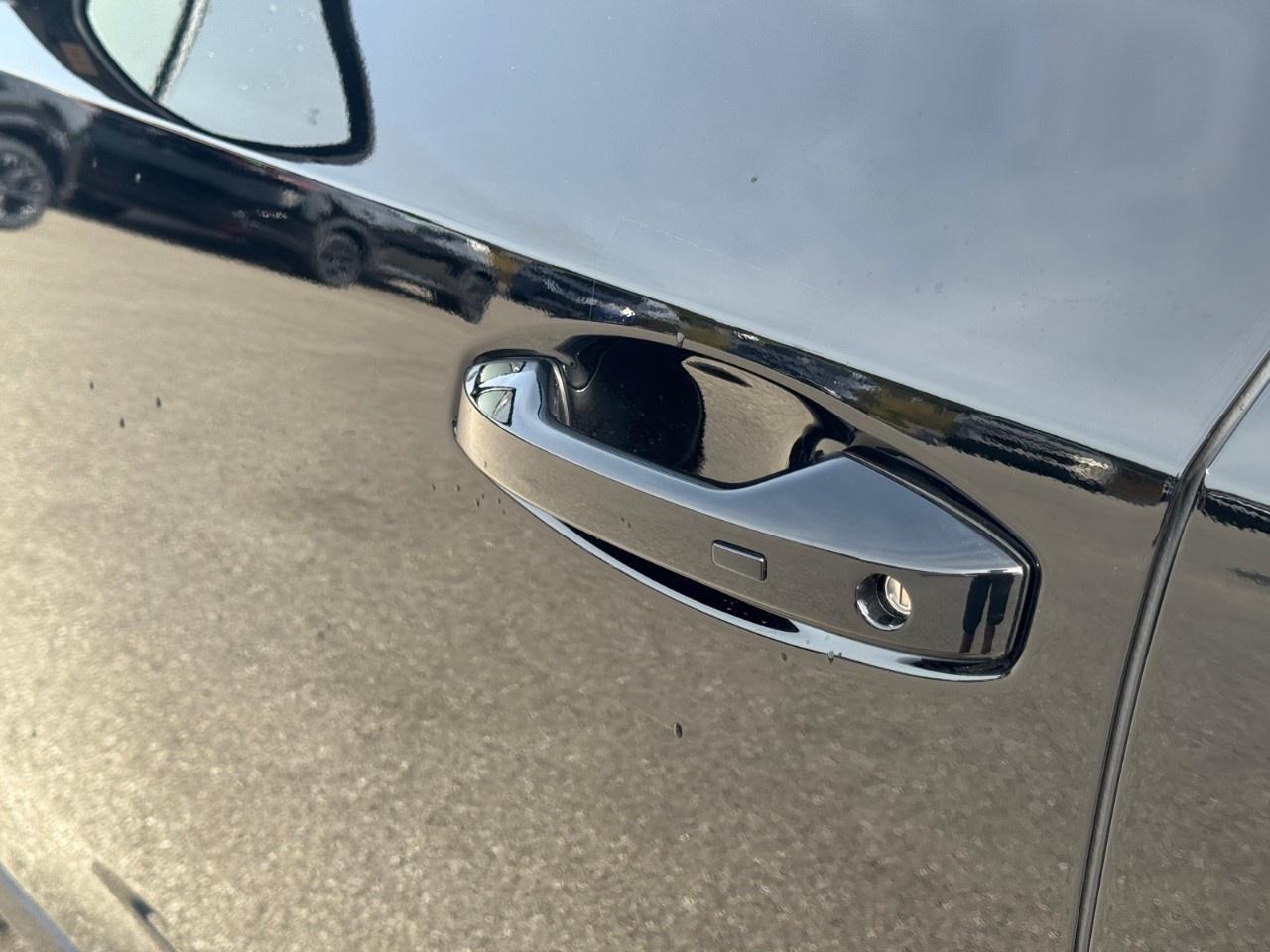 2027 Nissan Murano Dark Armor AWD Photo