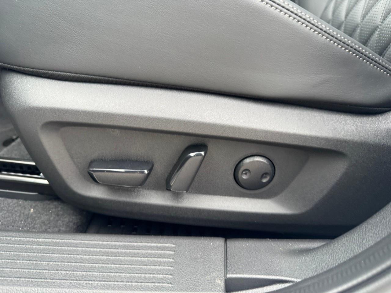 2026 Nissan Rogue AWD Platinum Photo
