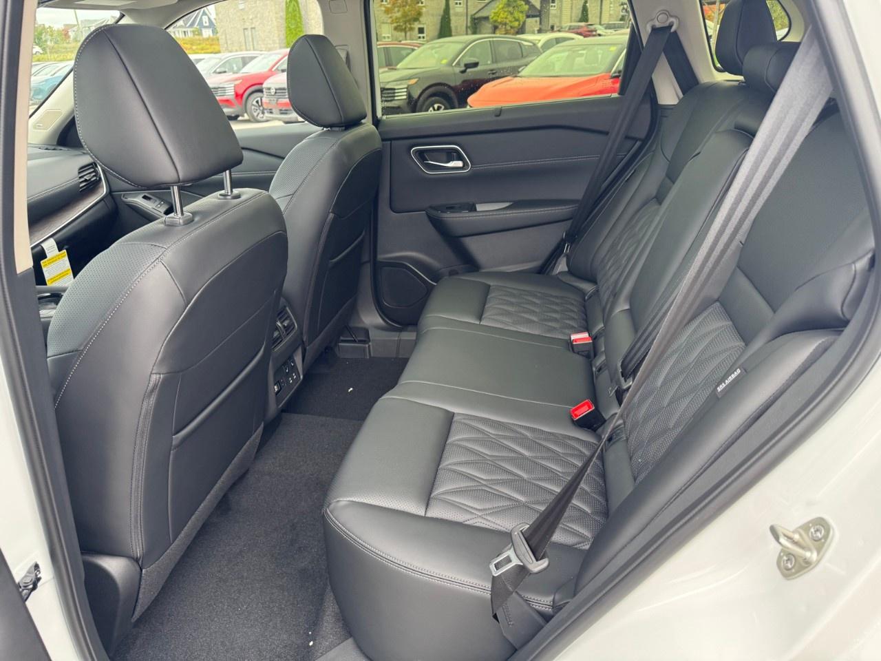 2026 Nissan Rogue AWD Platinum Photo