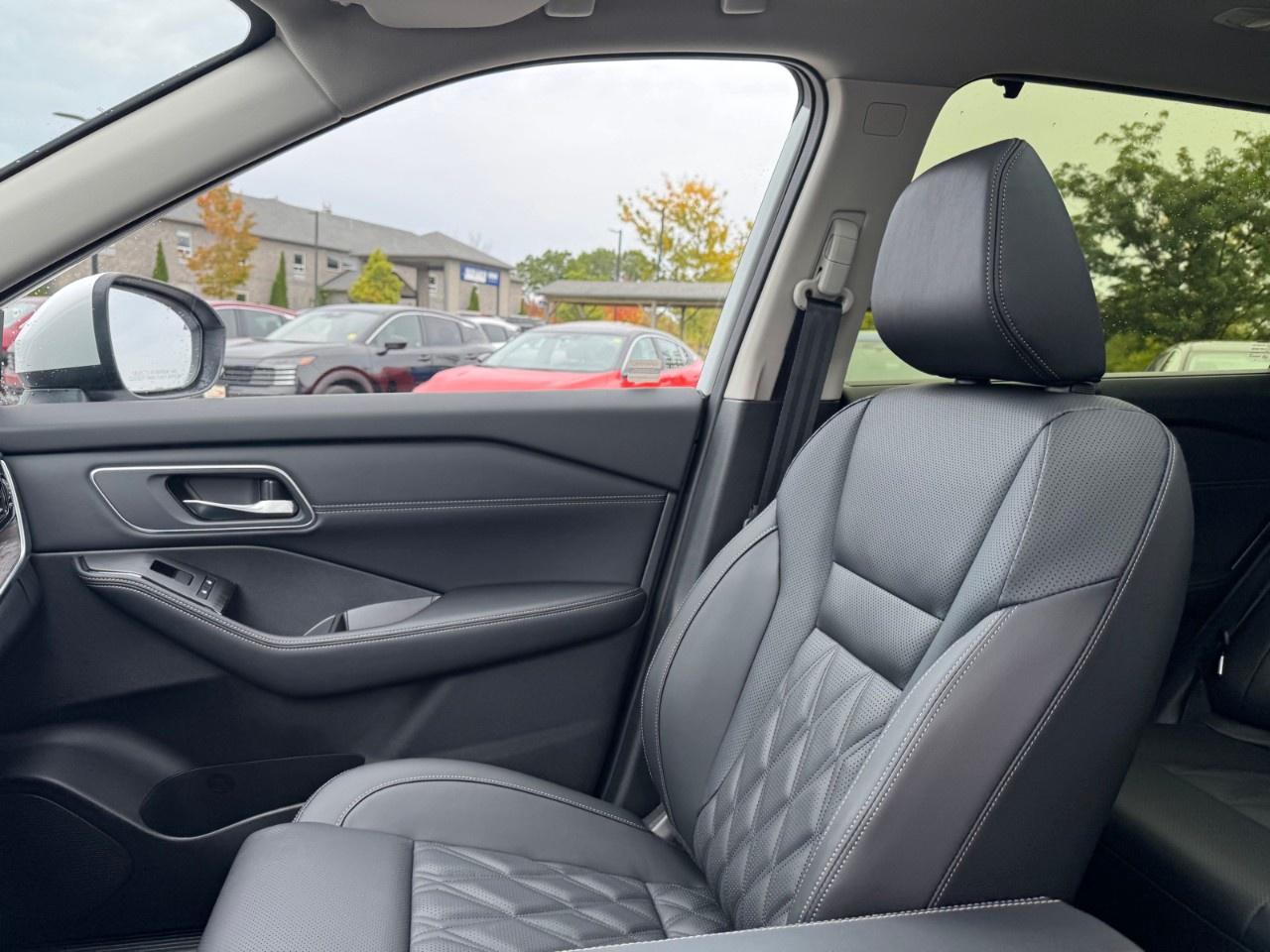 2026 Nissan Rogue AWD Platinum Photo