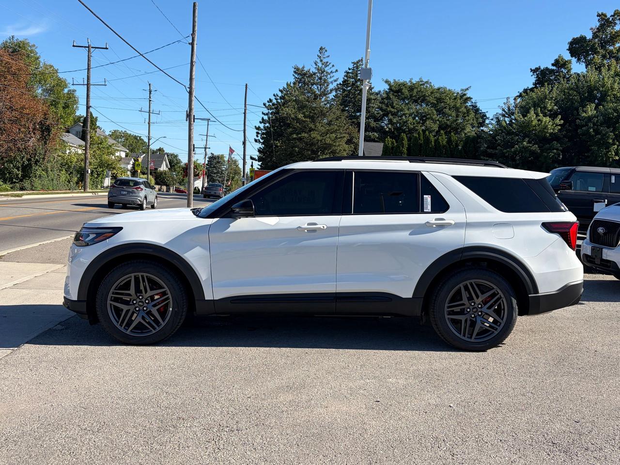 2026 Ford Explorer ST 4WD Photo2