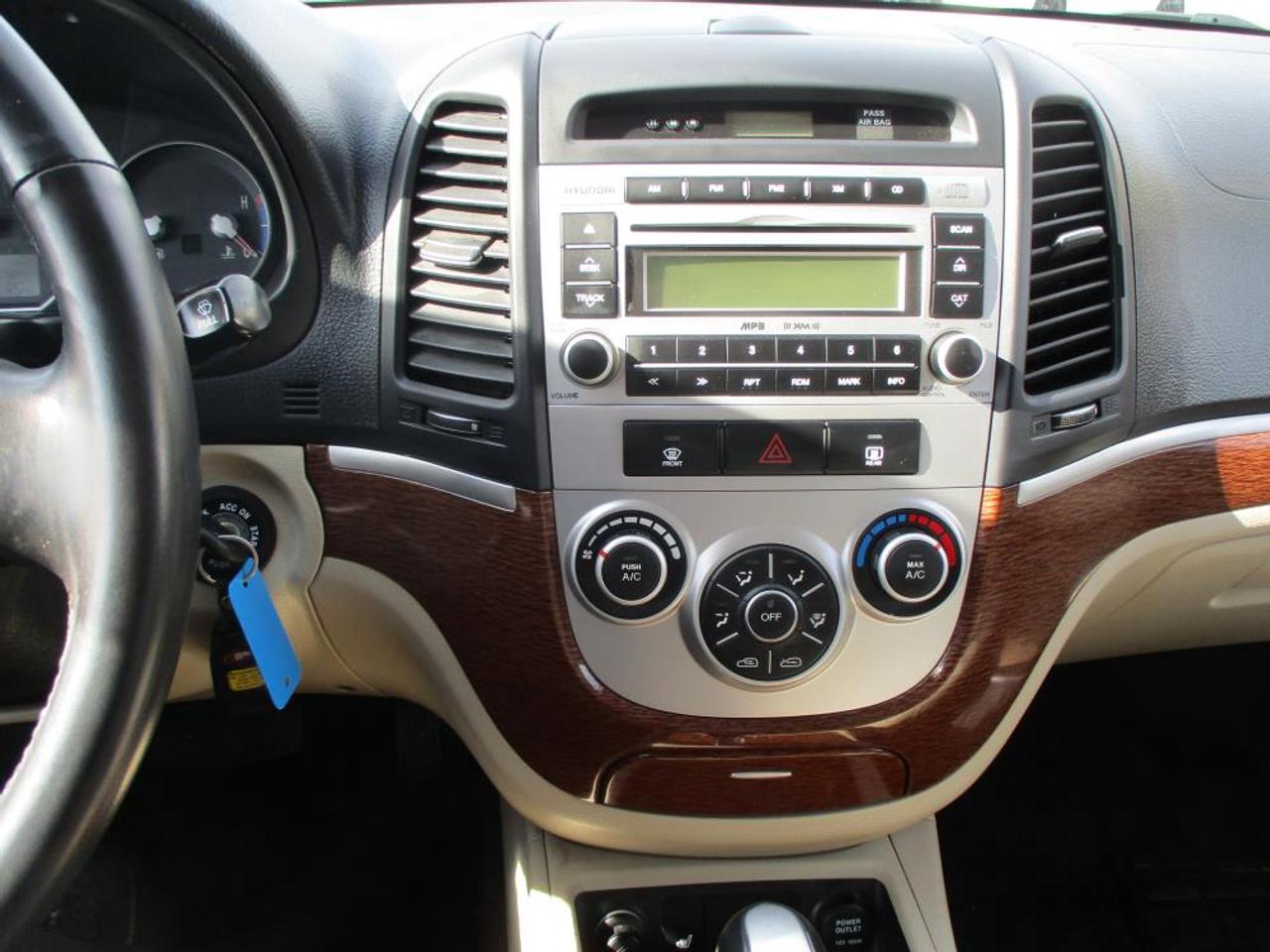 2008 Hyundai Santa Fe GL AWD Photo