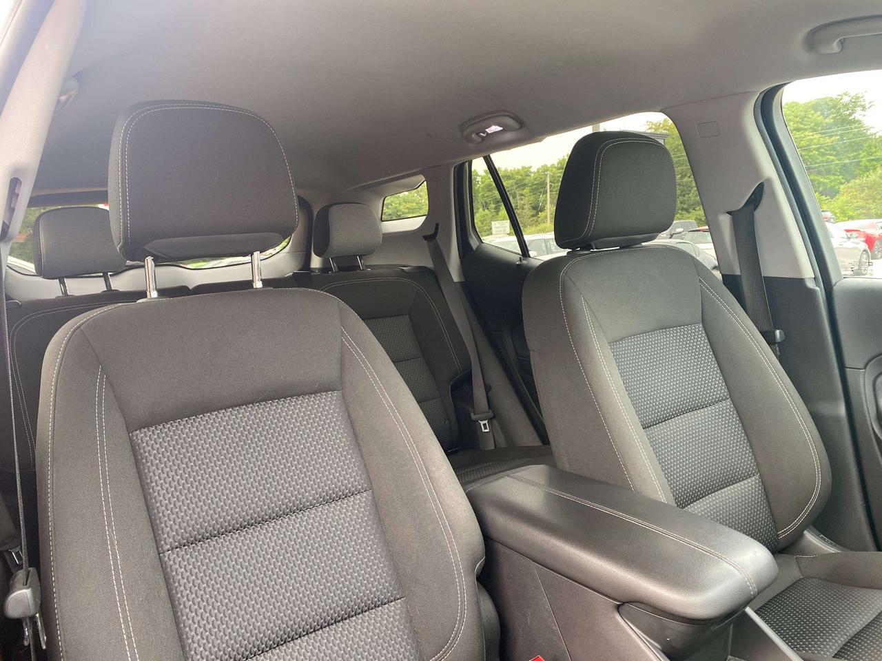 2024 GMC Terrain SLE, BALANCE OF FACTORY WARRANTY, HEATED SEATS! Photo