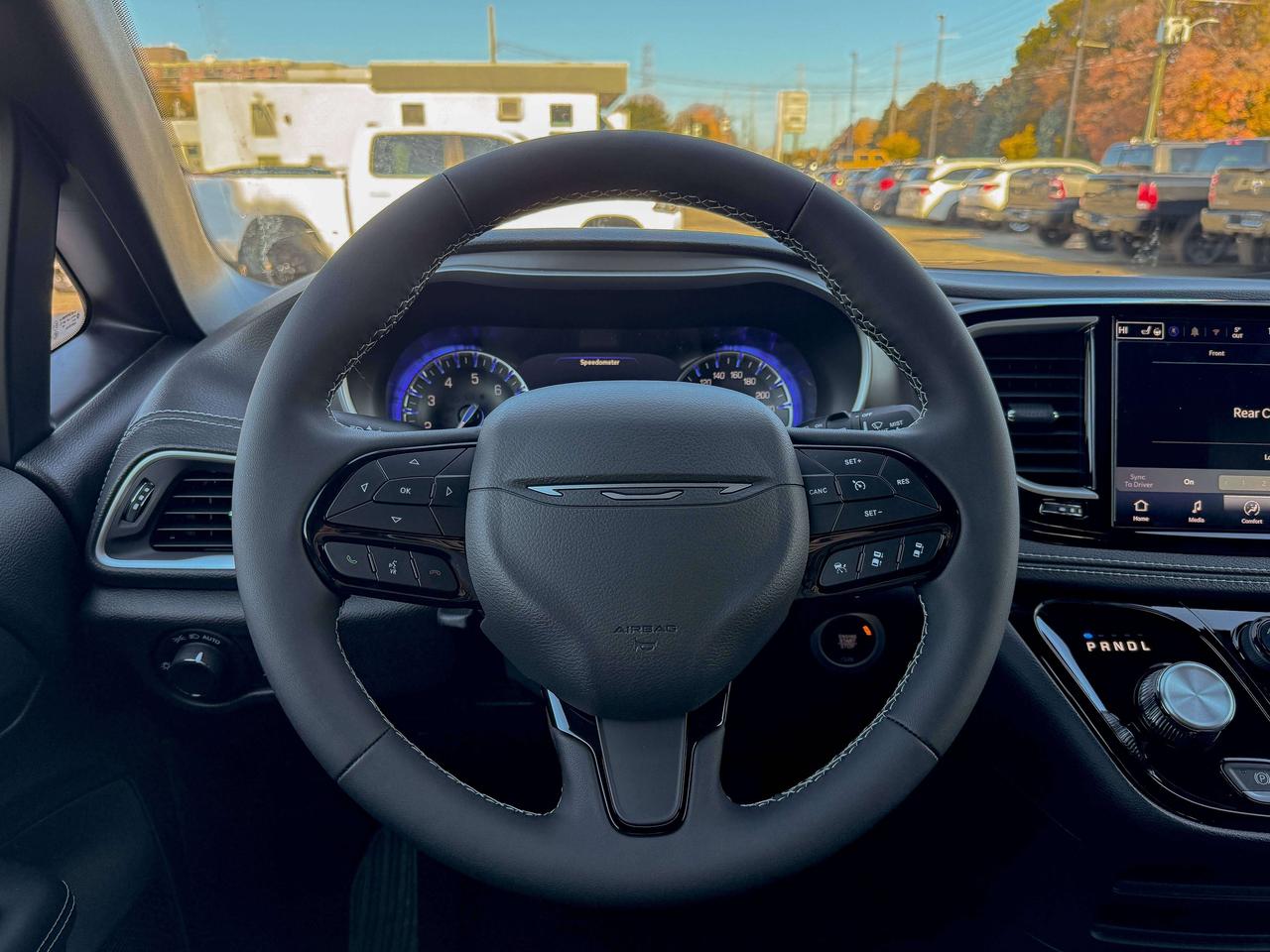2027 Chrysler Pacifica Select AWD Photo