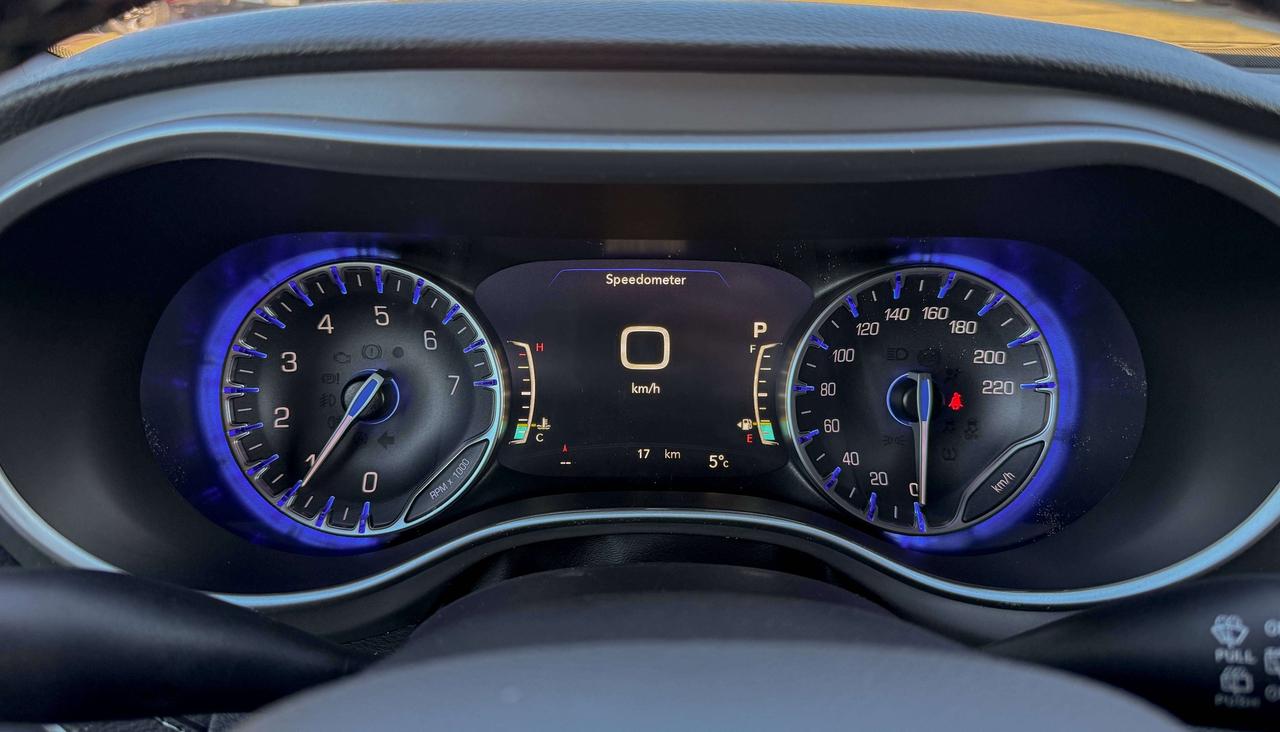 2027 Chrysler Pacifica Select AWD Photo