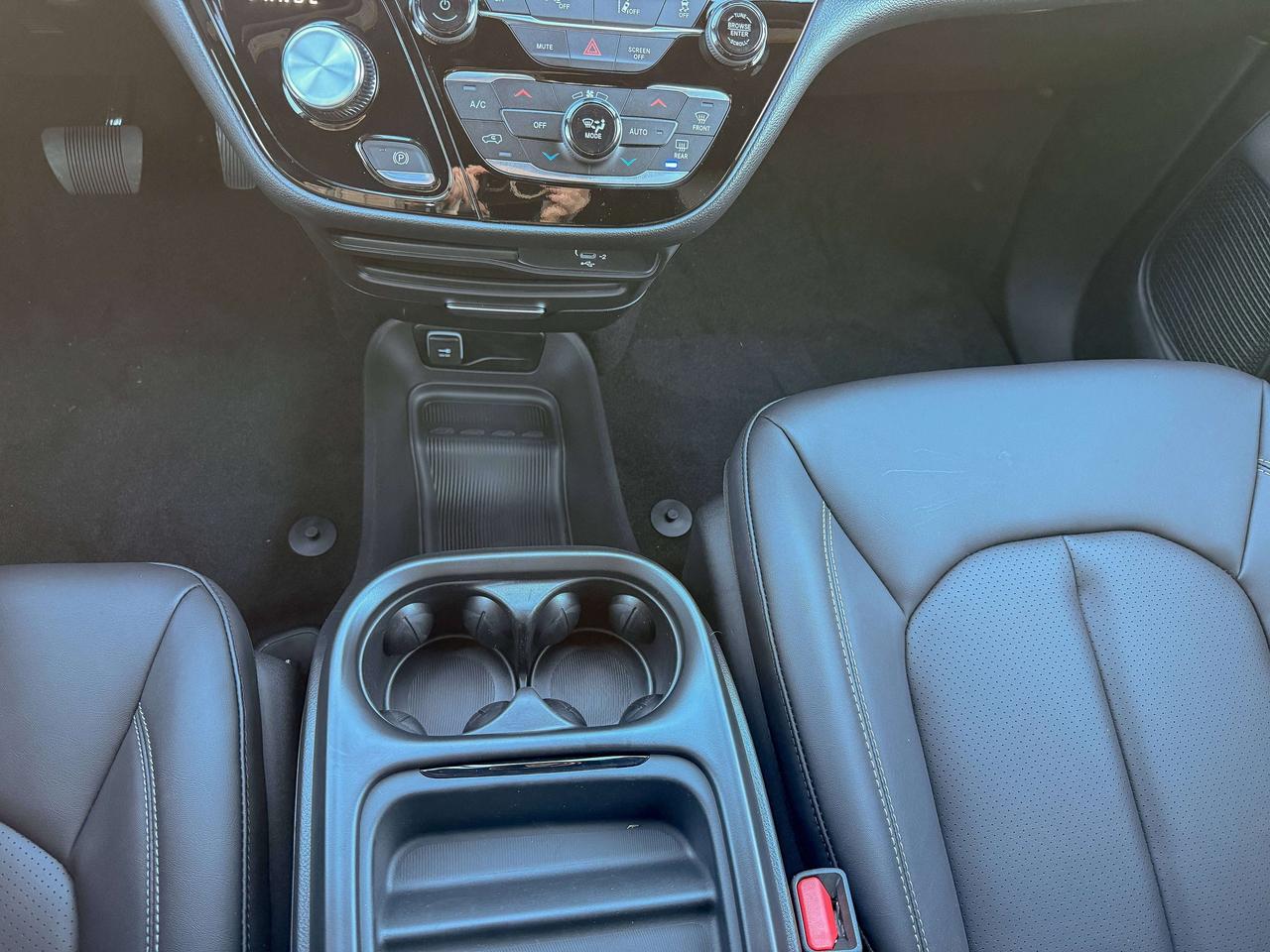 2027 Chrysler Pacifica Select AWD Photo