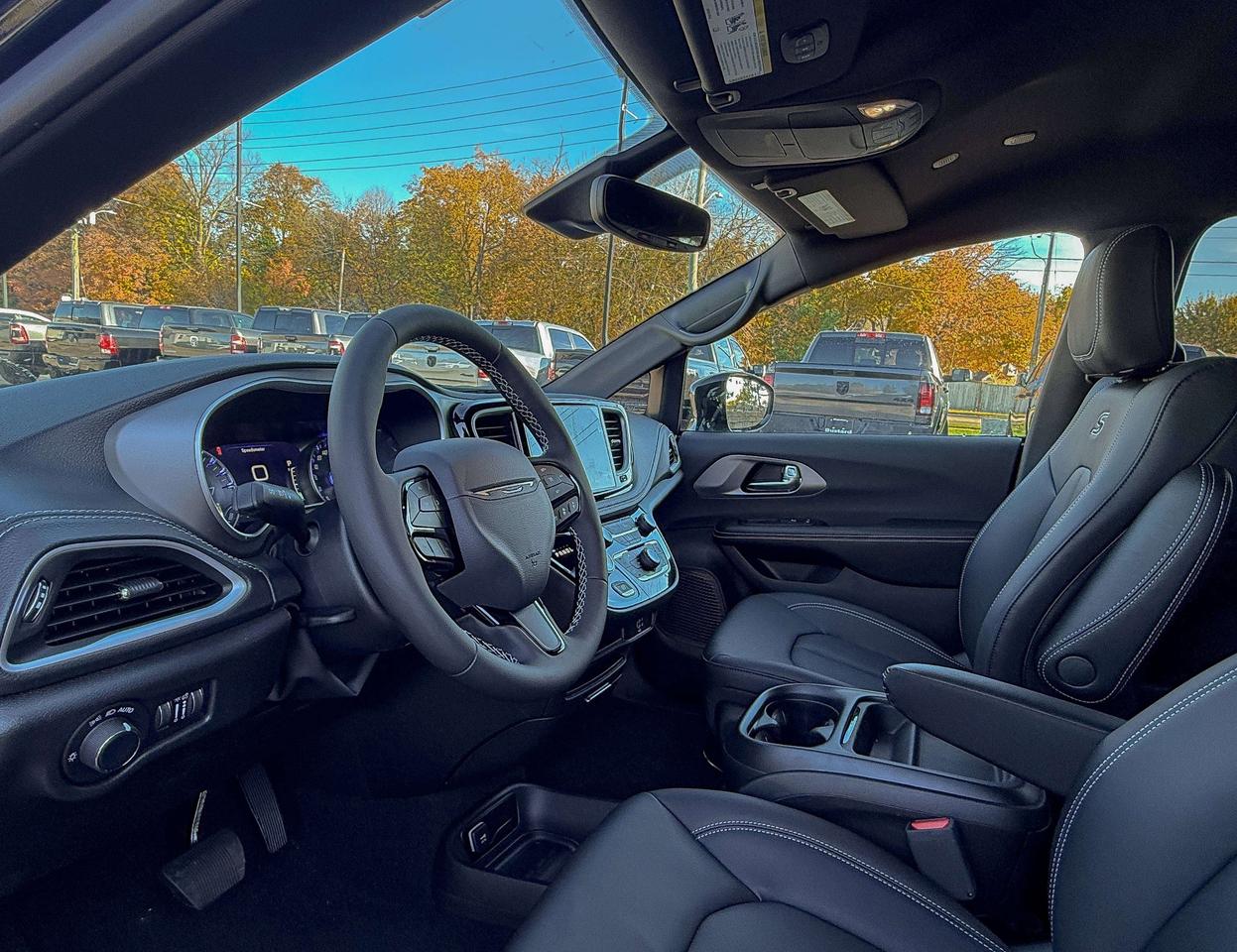 2027 Chrysler Pacifica Select AWD Photo