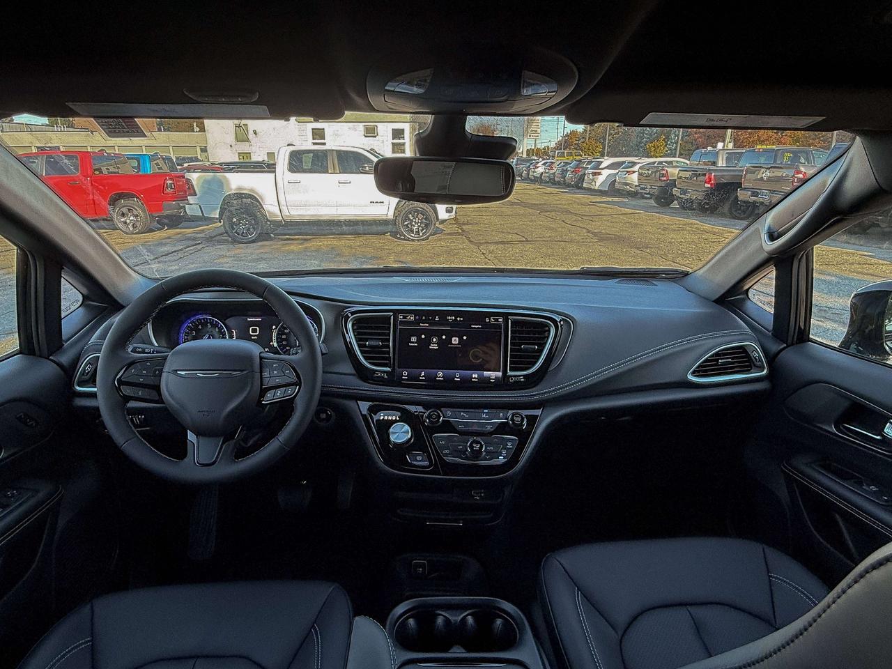 2027 Chrysler Pacifica Select AWD Photo