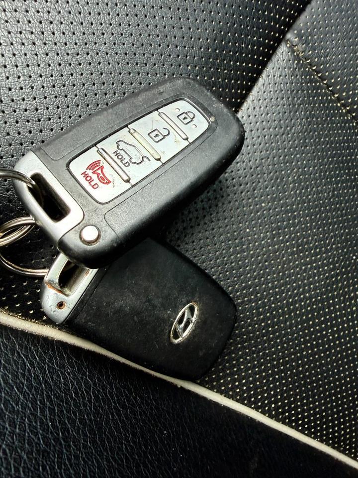2013 Hyundai Veloster 3dr Coupe Automatic Turbo Photo