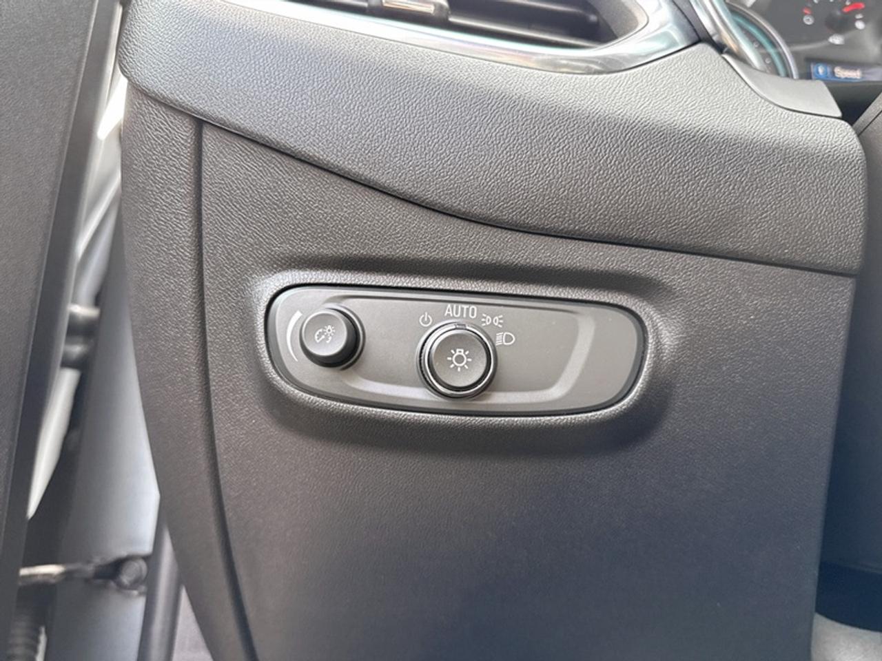 2024 Chevrolet Equinox LT  **CLEAN CARFAX** Photo