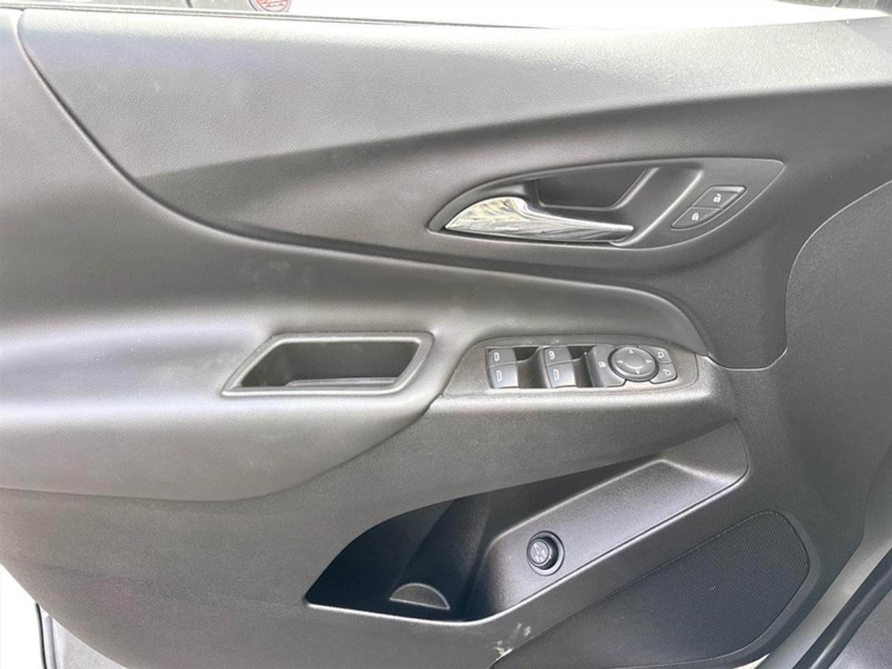 2024 Chevrolet Equinox LT  **CLEAN CARFAX** Photo