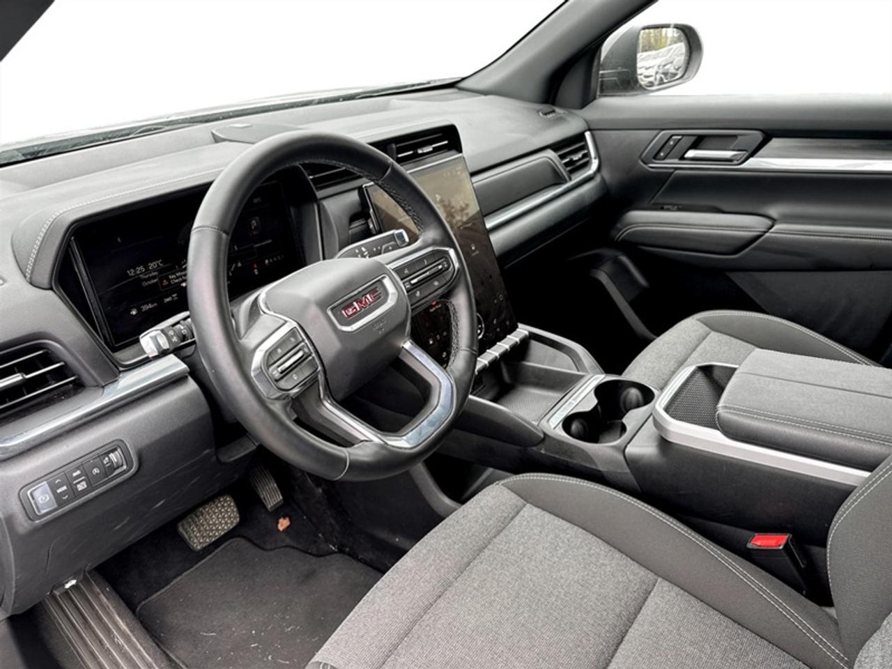 2026 GMC Terrain Elevation  **CLEAN CARFAX** Photo