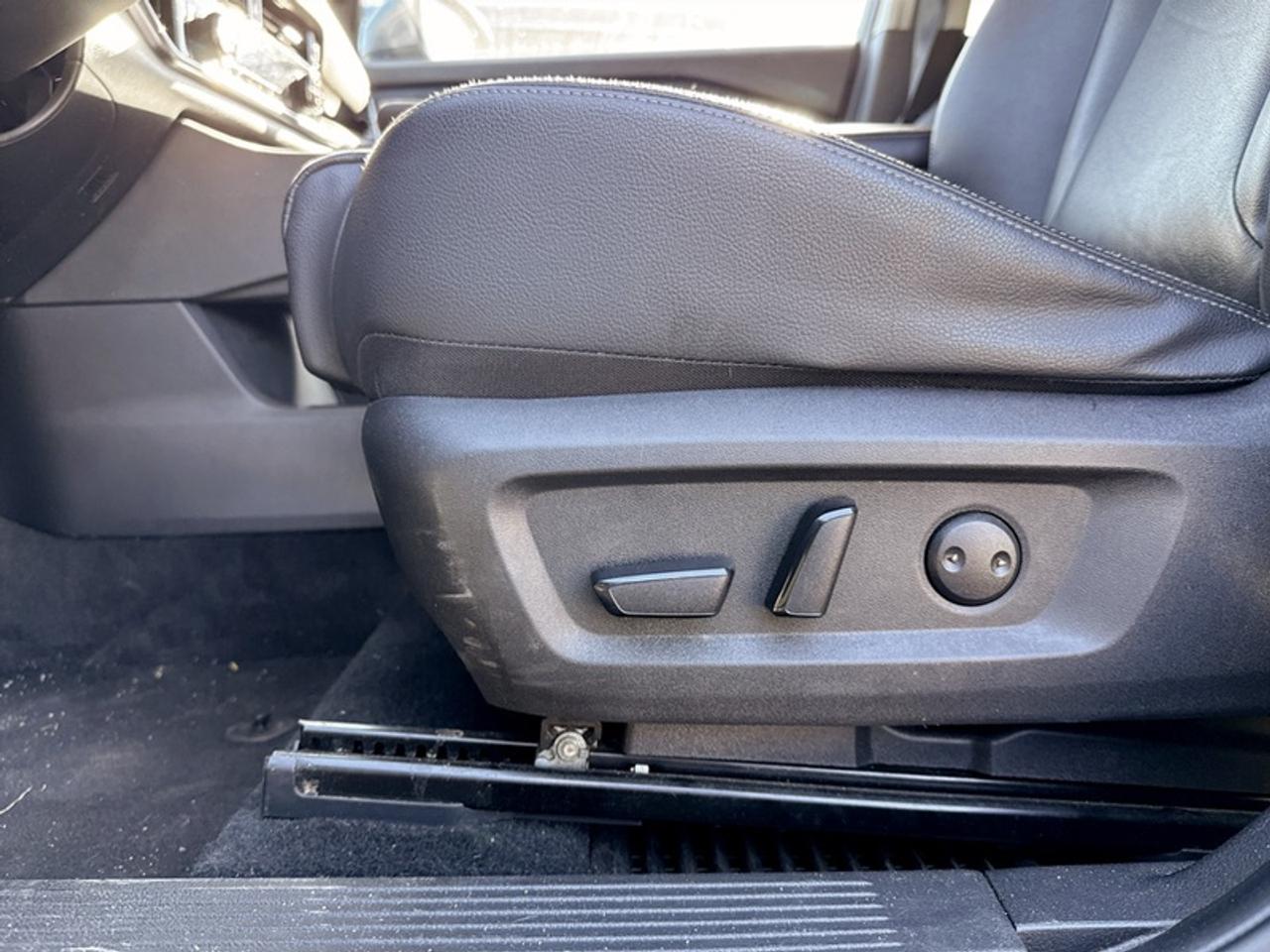 2024 Nissan Rogue SL  **CLEAN CARFAX** Photo