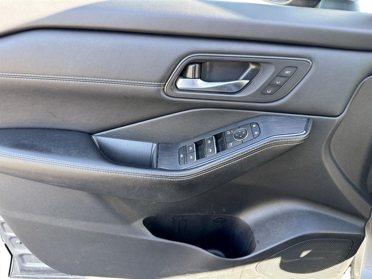 2024 Nissan Rogue SL  **CLEAN CARFAX** Photo