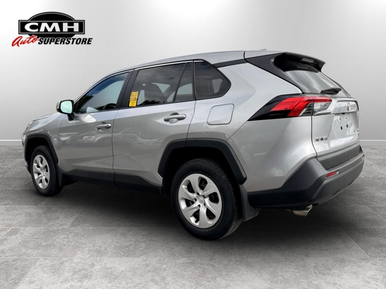 2024 Toyota RAV4 LE Photo