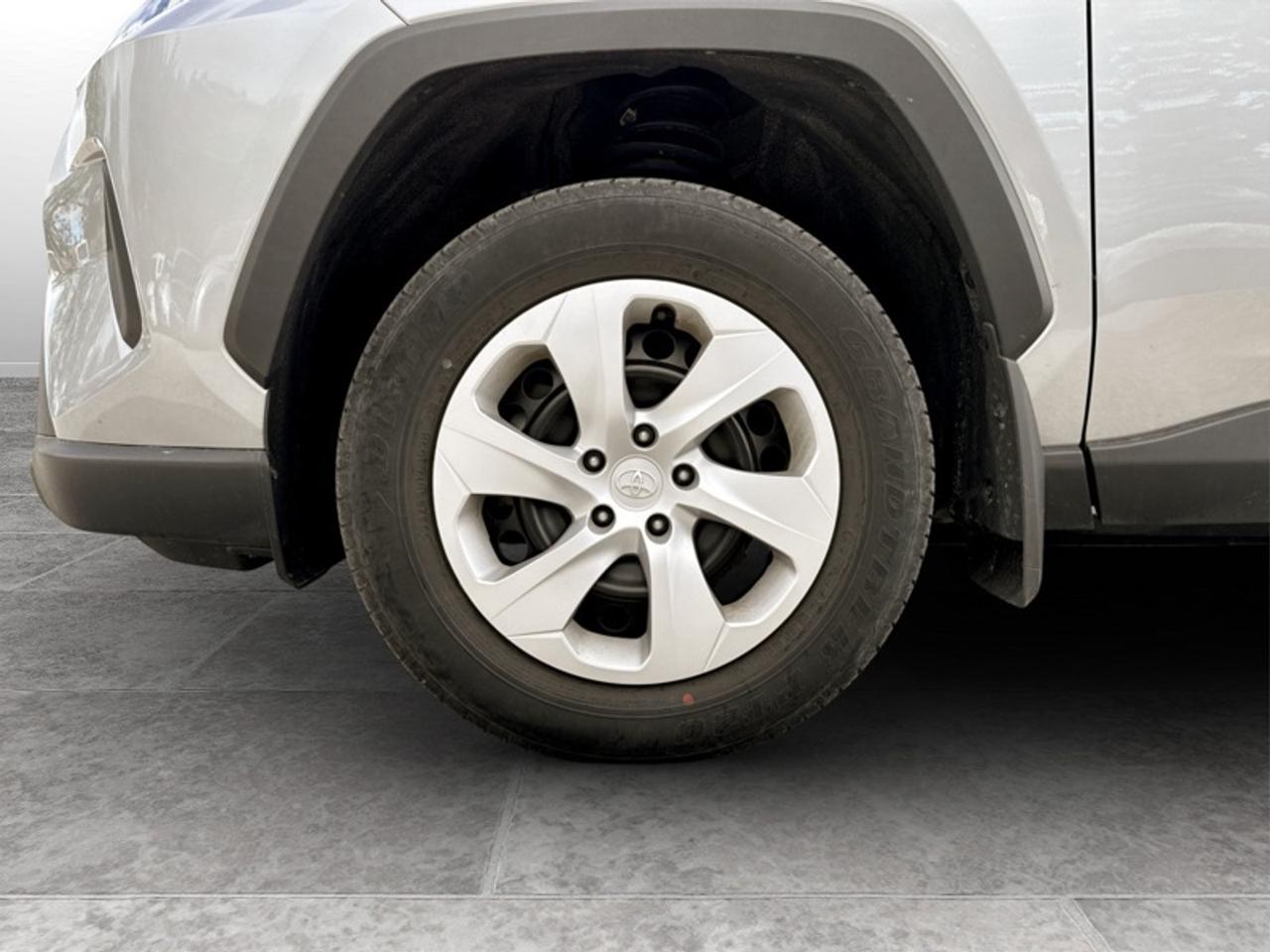 2024 Toyota RAV4 LE Photo