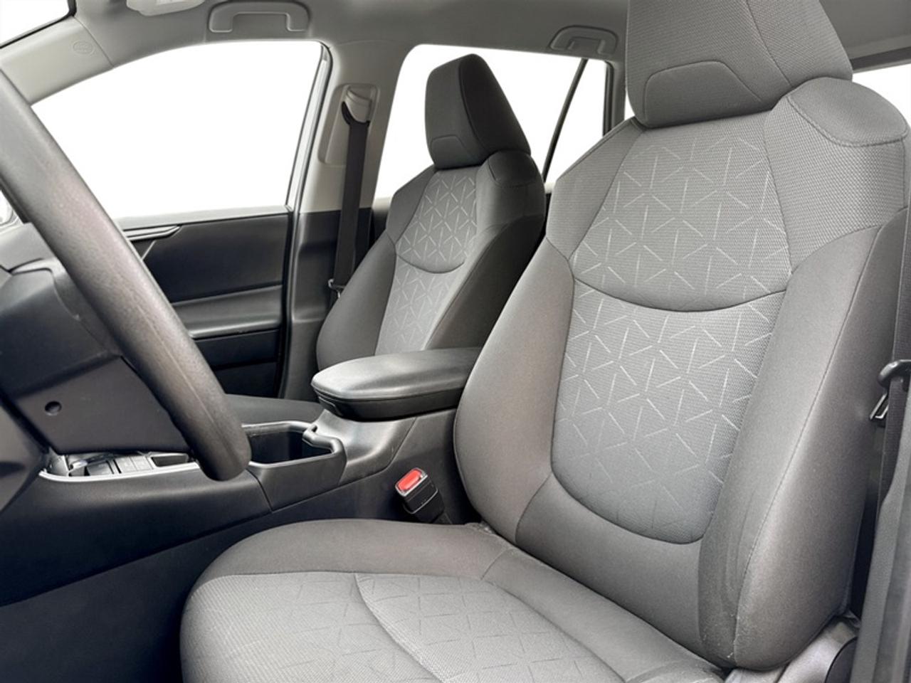 2024 Toyota RAV4 LE Photo