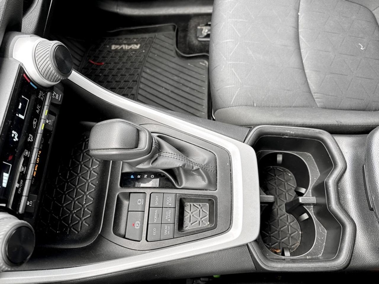 2024 Toyota RAV4 LE Photo