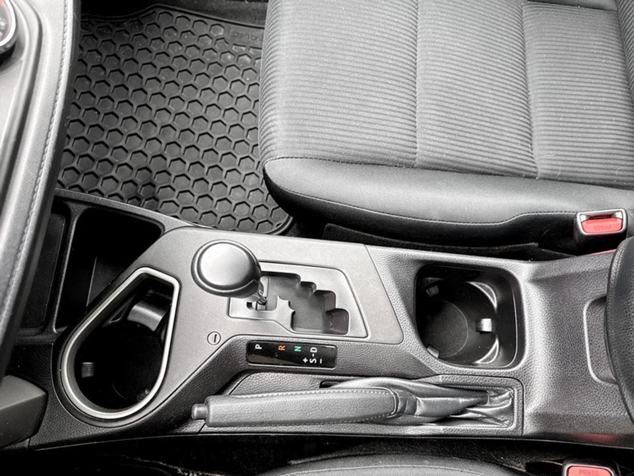 2018 Toyota RAV4 LE Photo