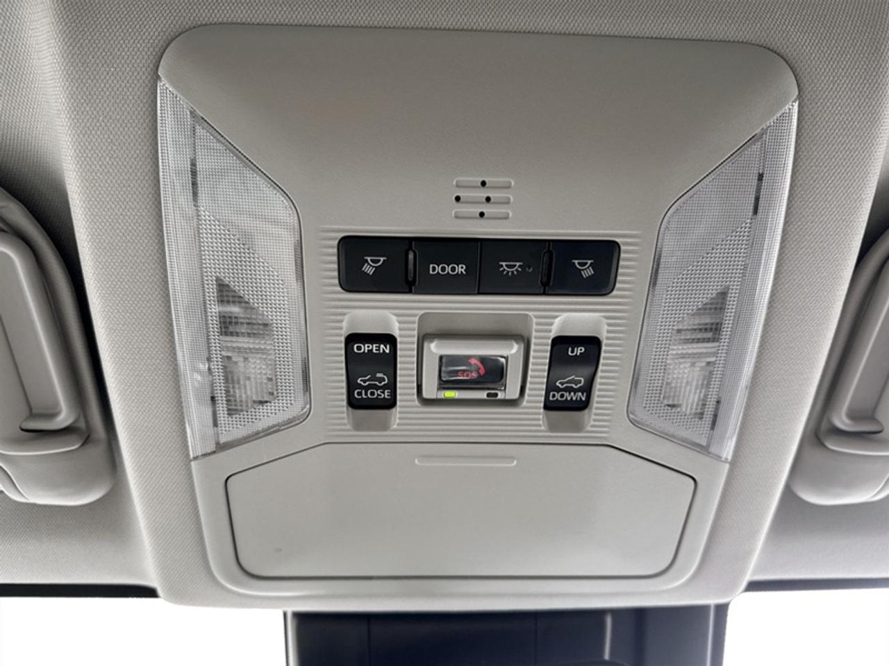 2024 Toyota RAV4 XLE  **CLEAN CARFAX** Photo