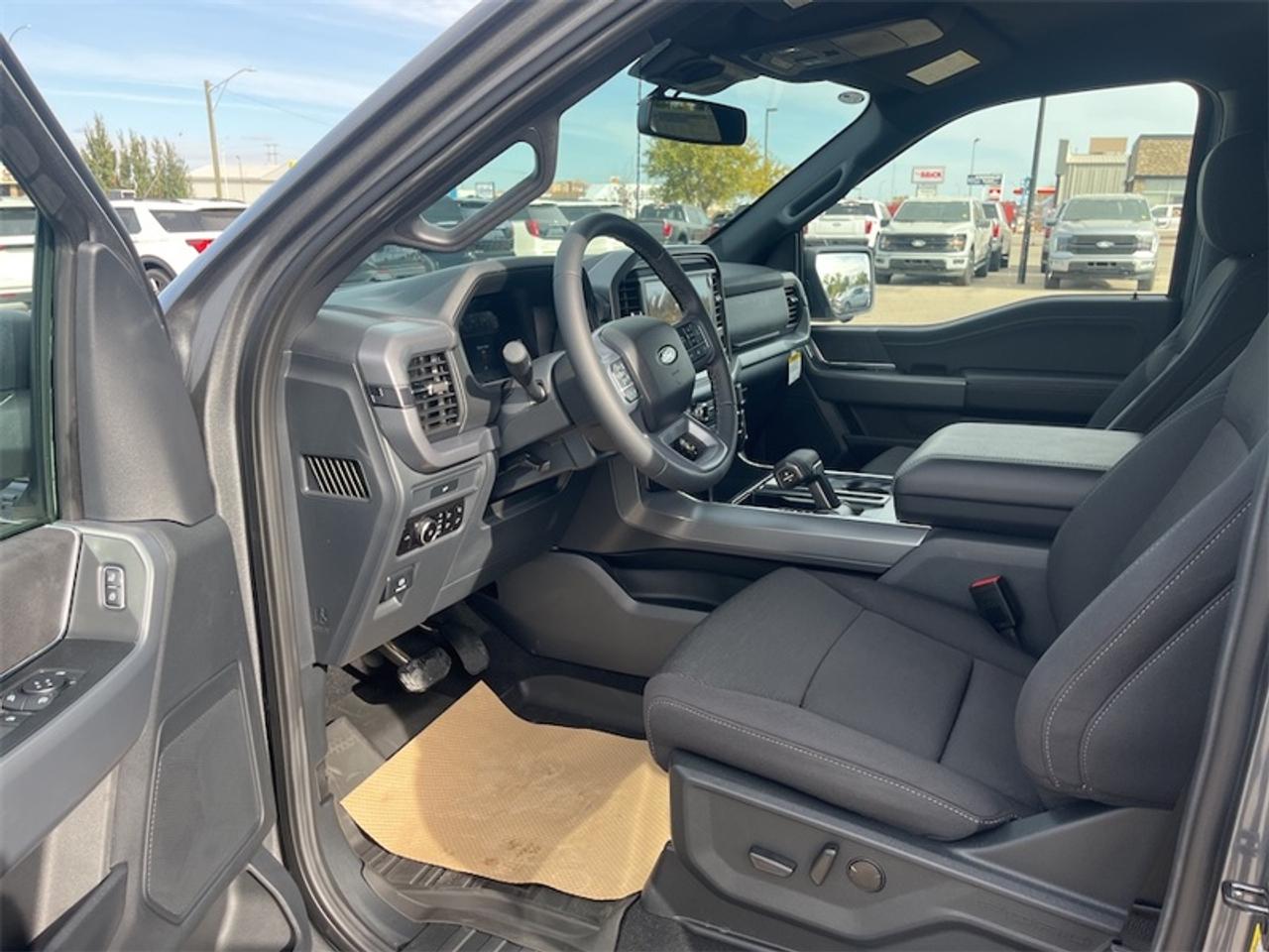 2026 Ford F-150 XLT  - 18" Wheels - Tow Package Photo5