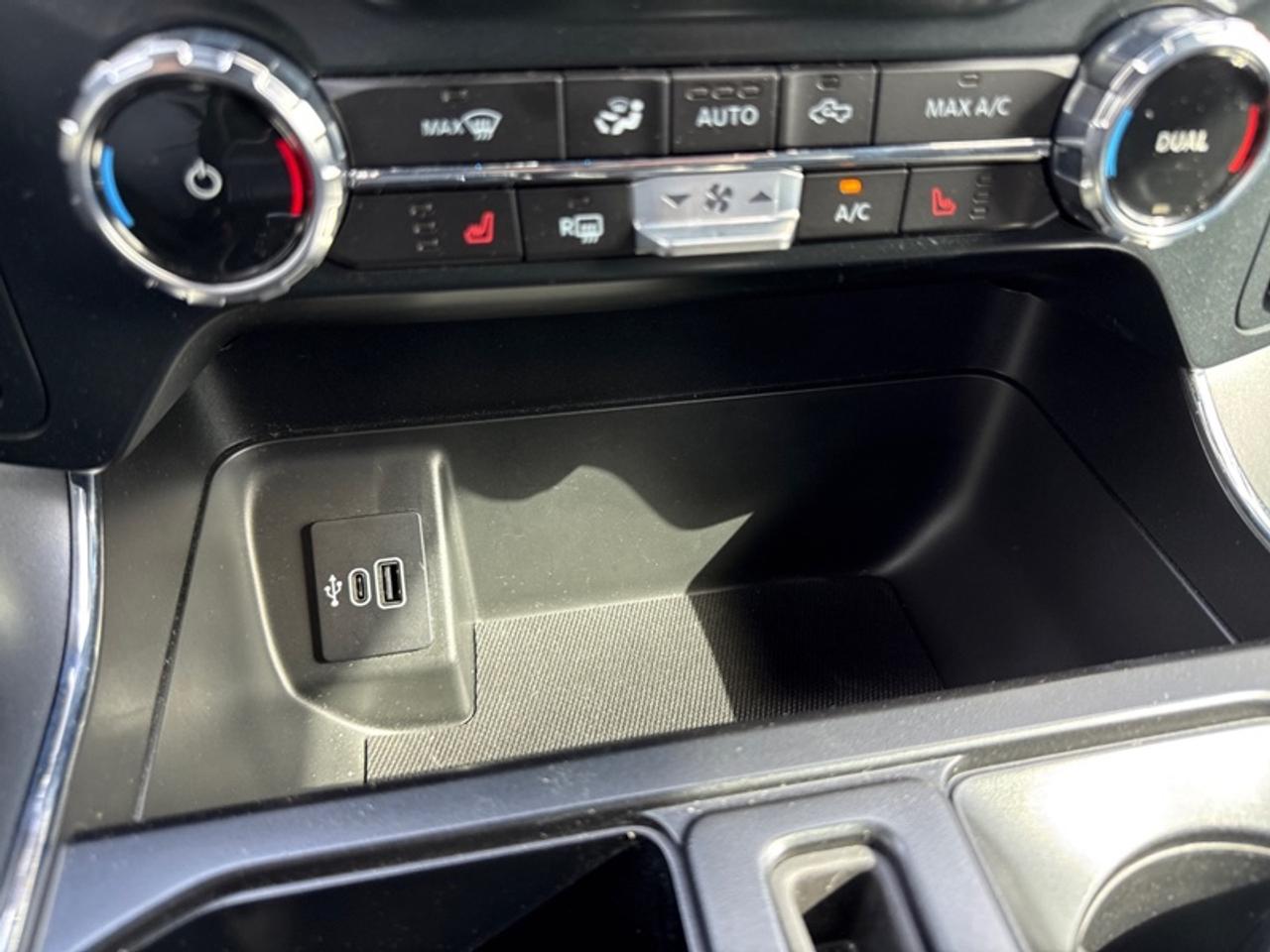 2025 Ford F-150 XLT  Navigation GPS Photo