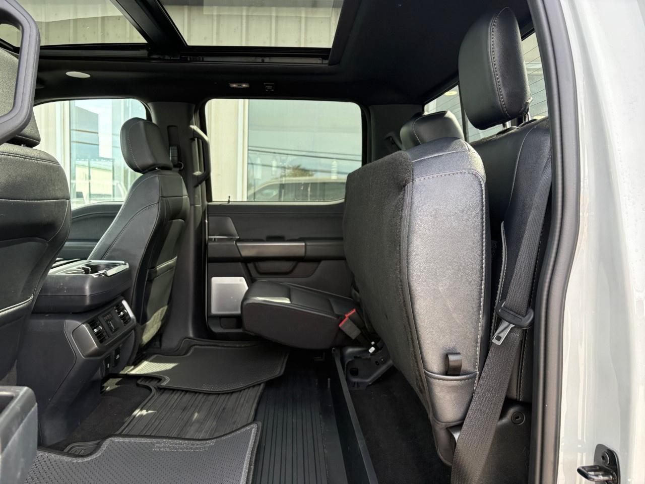 2024 Ford F-150 Lariat 4WD SuperCrew 5.5' Box Photo