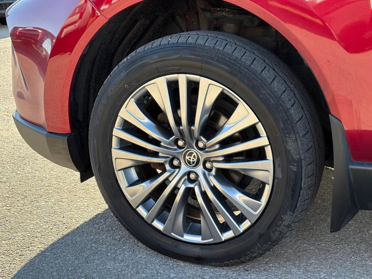 2022 Toyota Venza XLE AWD Photo