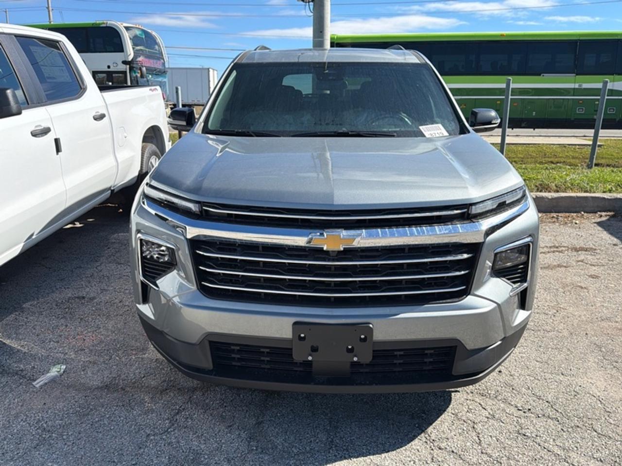2027 Chevrolet Traverse LT Photo1