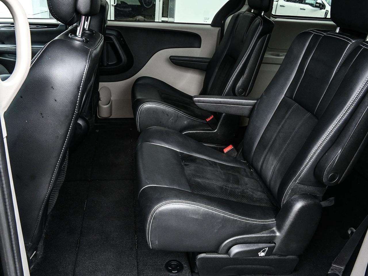 2017 Dodge Grand Caravan SXT Premium Plus Photo