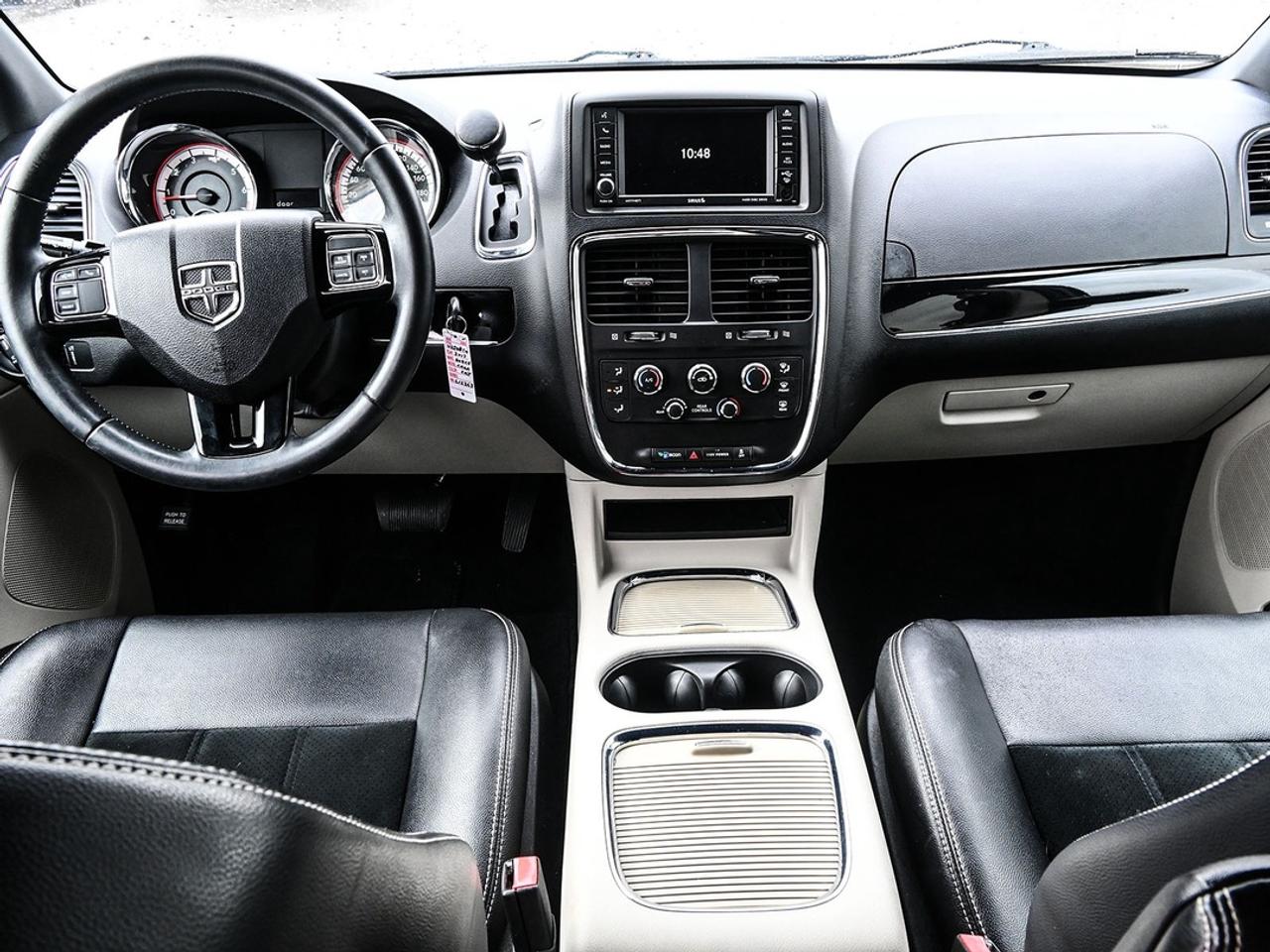 2017 Dodge Grand Caravan SXT Premium Plus Photo